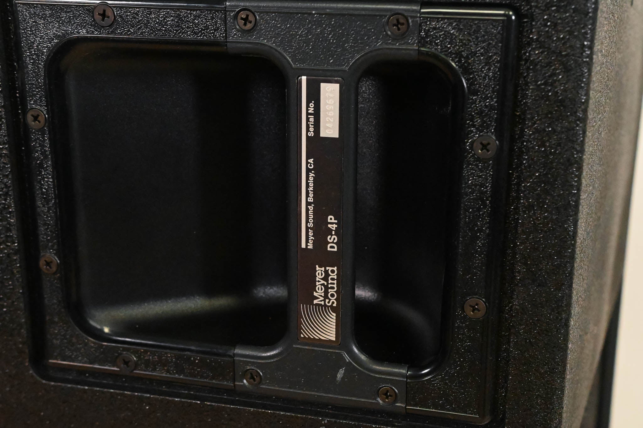 Meyer Sound DS-4P Self-Powered Mid-Bass Reinforcement Loudspeaker