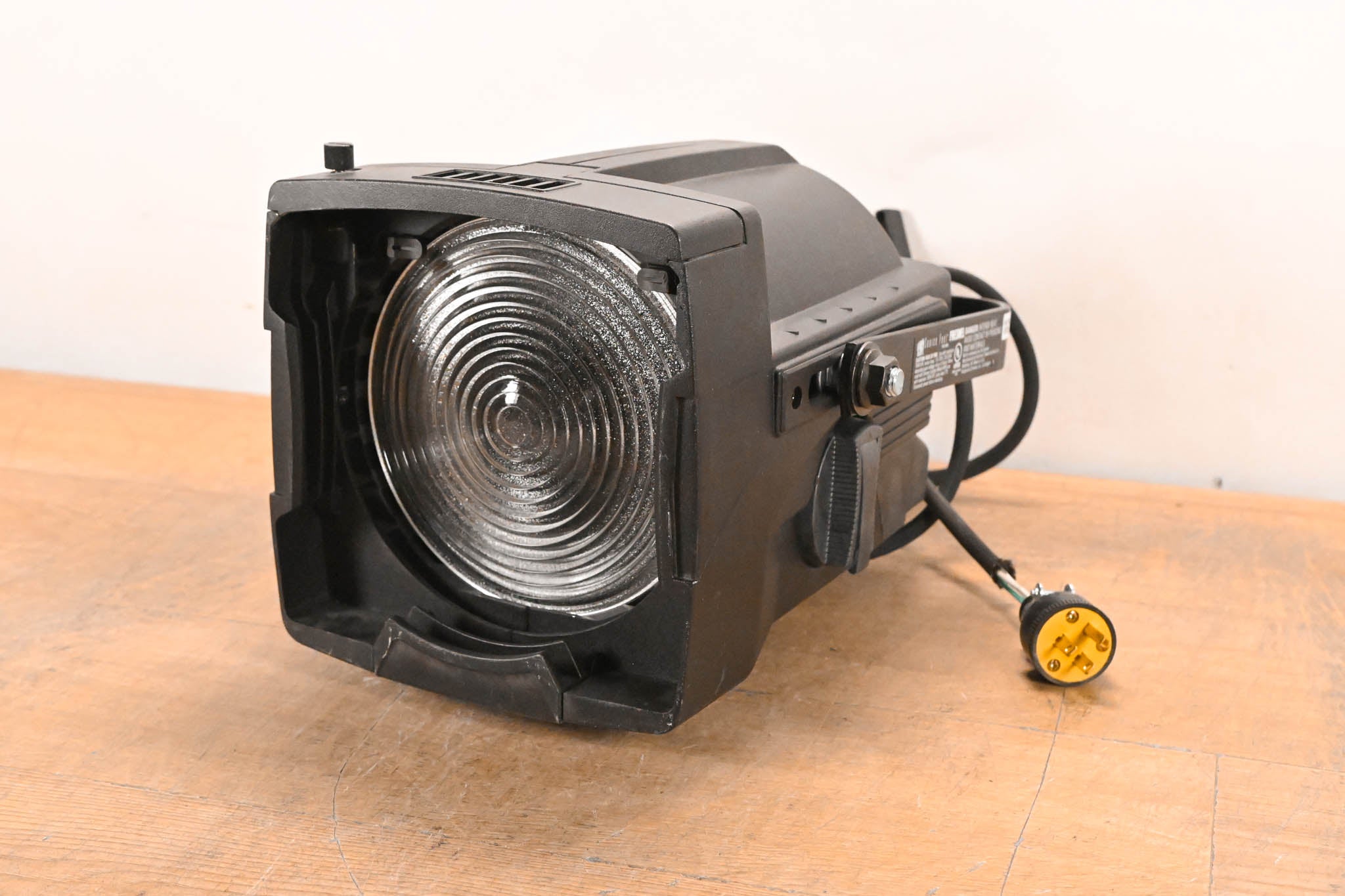 ETC Source Four Fresnel 750W Stage Light Fixture