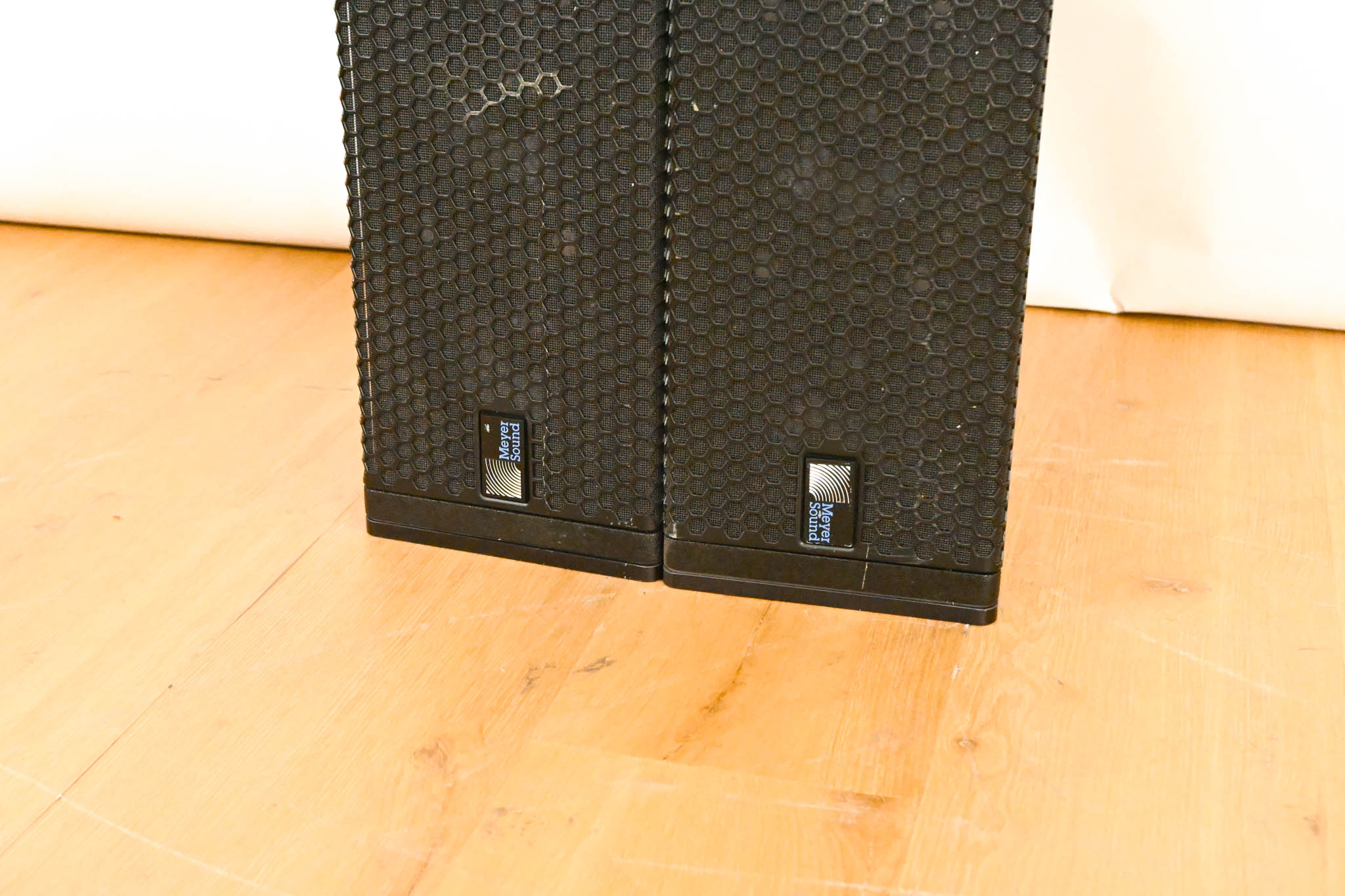 Meyer Sound M1D Ultra-Compact Curvilinear Array Loudspeaker (PAIR)
