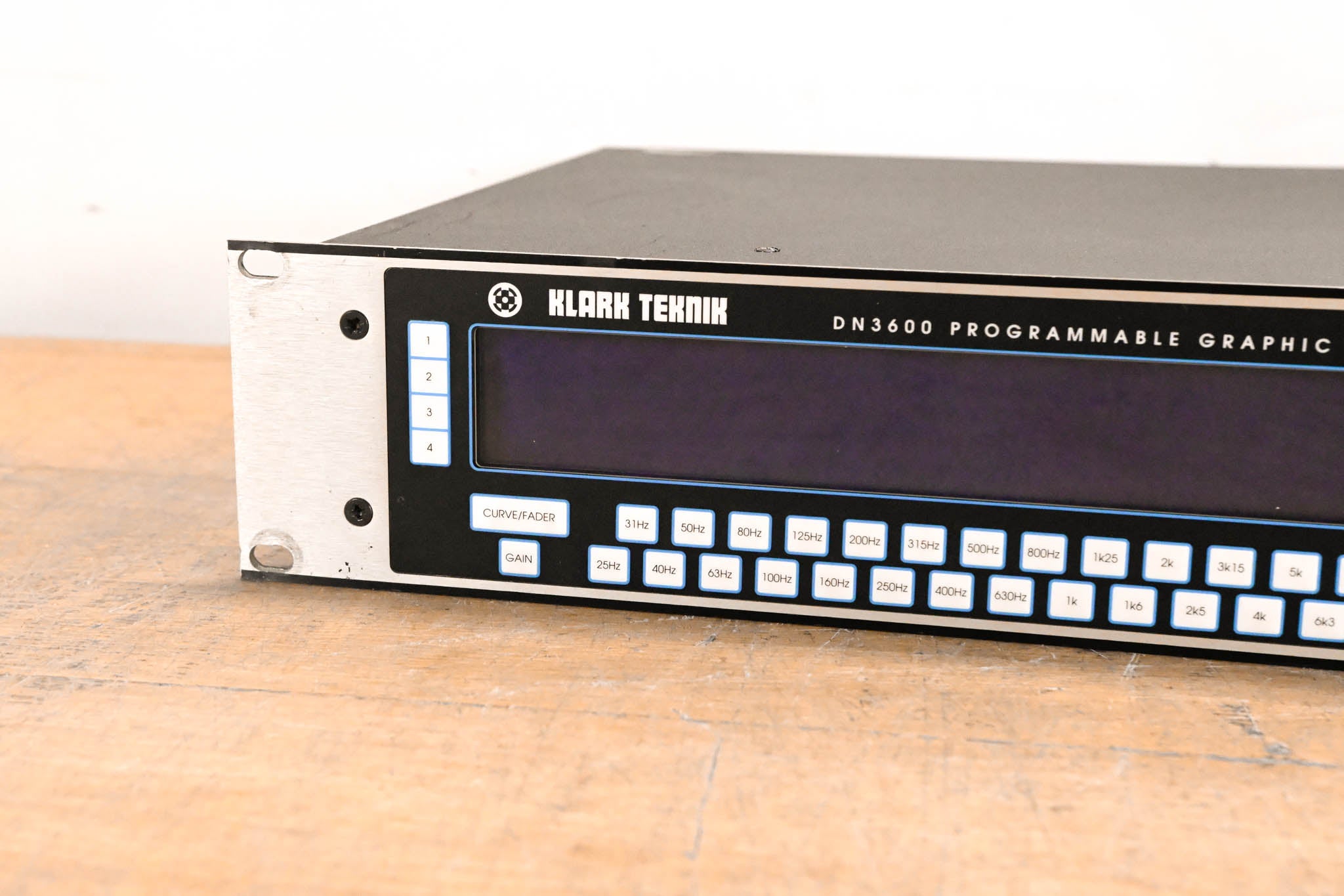 Klark Teknik DN3600 Programmable Graphic Equalizer