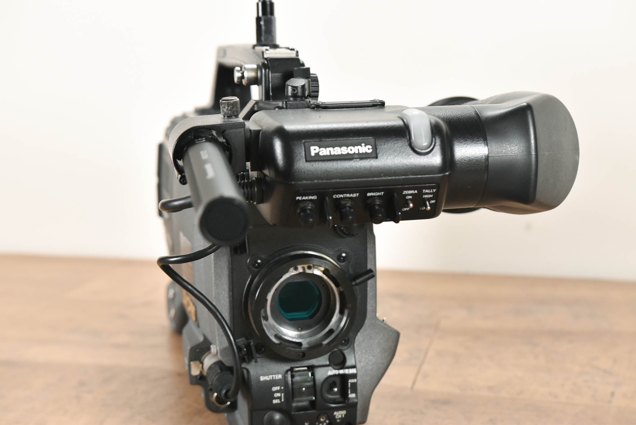 Panasonic AJ-D610WAP 2/3 Inch 3-CCD DVCPRO Camcorder