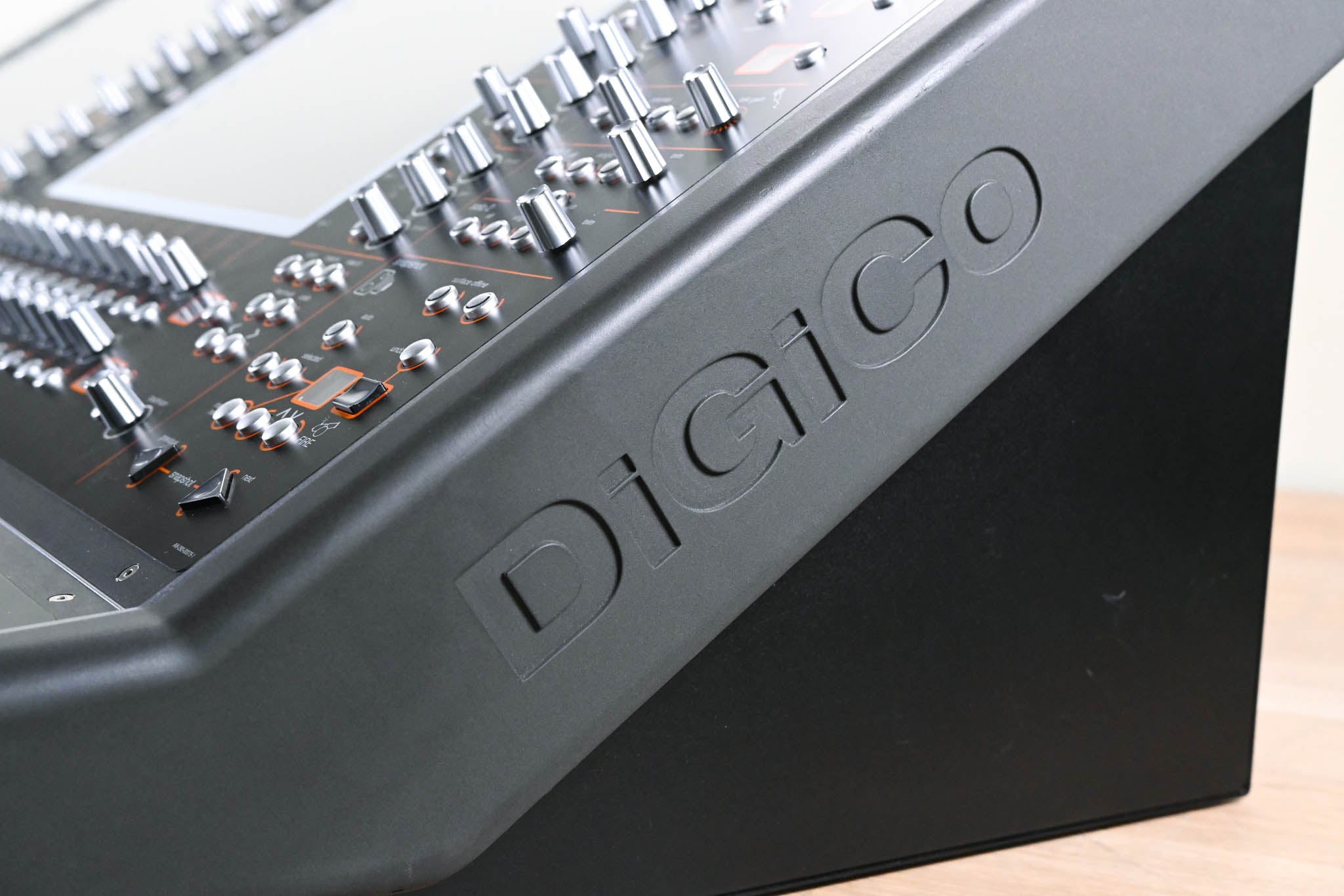 DiGiCo SD12 Digital Mixing Console