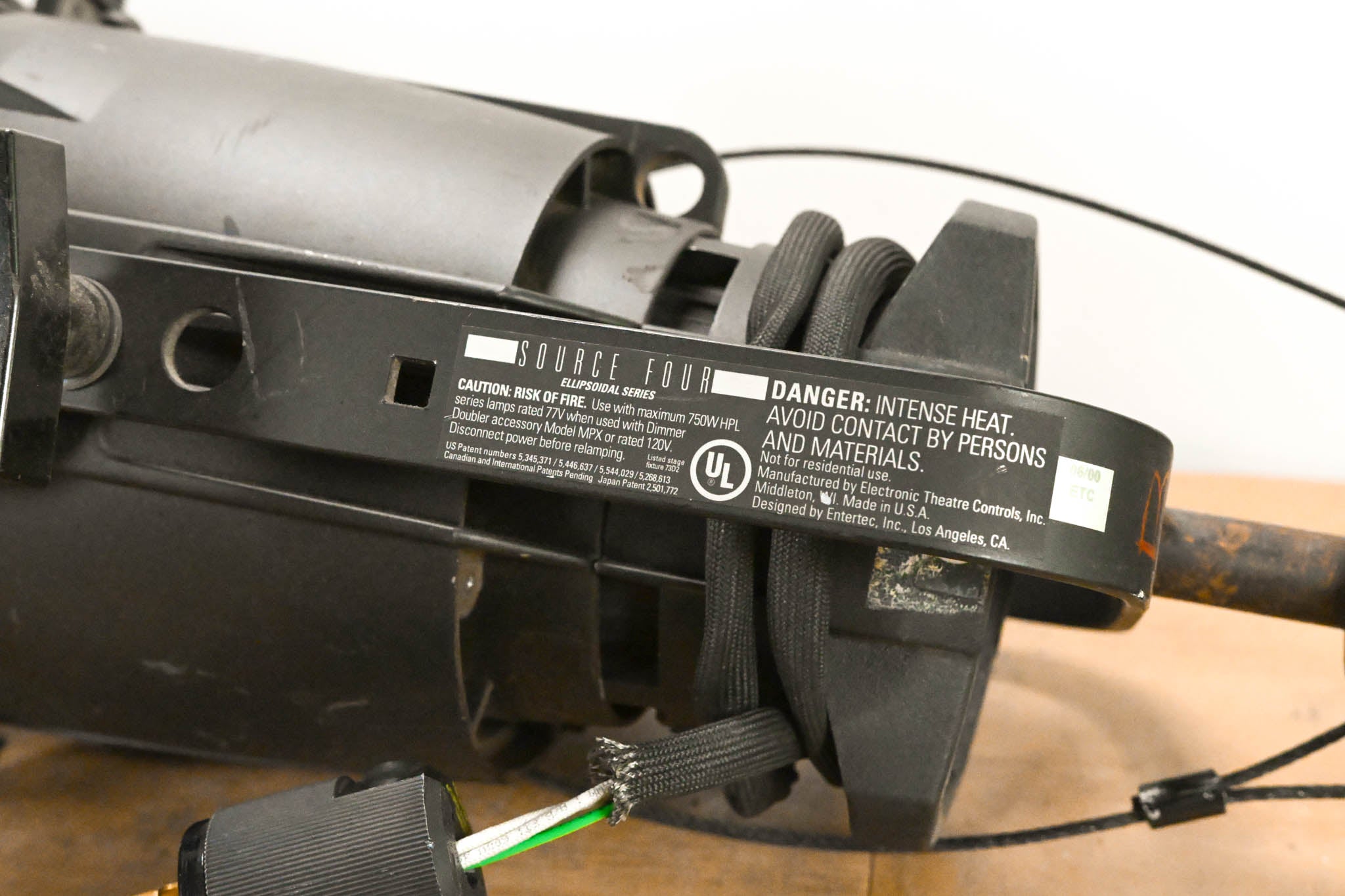 ETC Source Four Zoom 25-50 Degree 750 Ellipsoidal Light