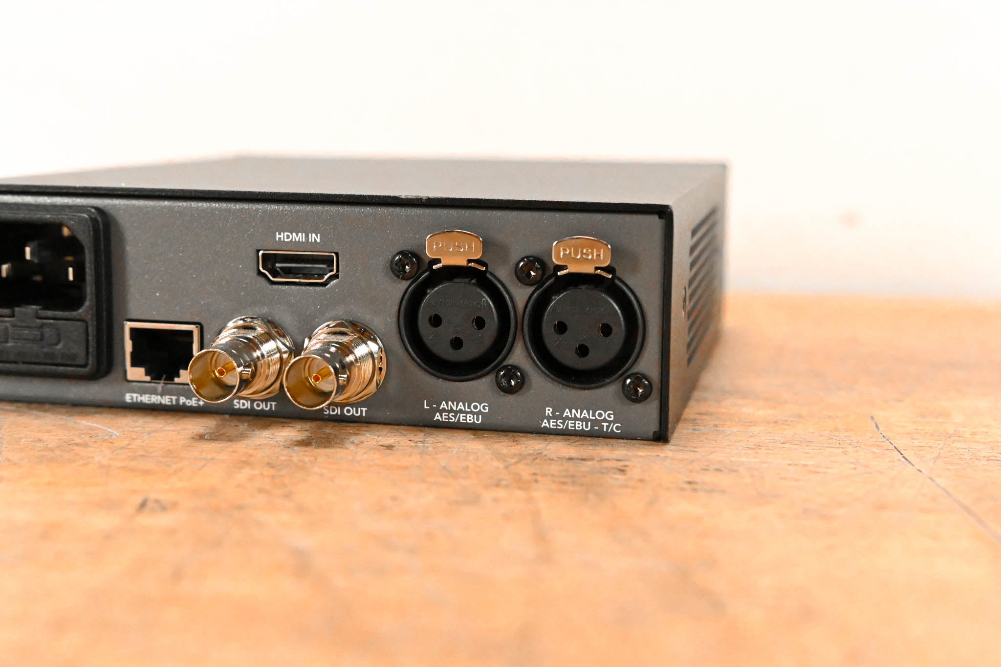 Blackmagic Design Teranex Mini HDMI to SDI 12G w/ Smart Panel