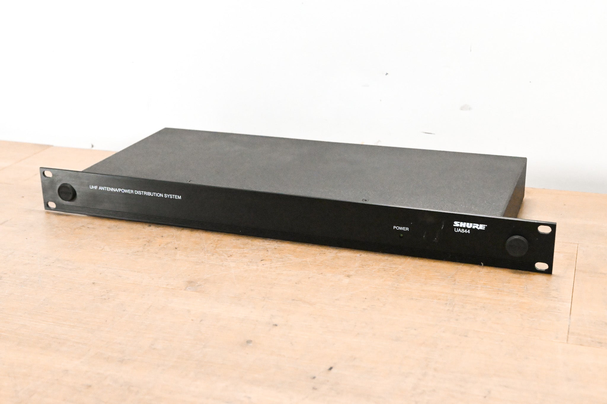 Shure UA844SWB Antenna Distribution System - 470-952 MHz (NO PSU)