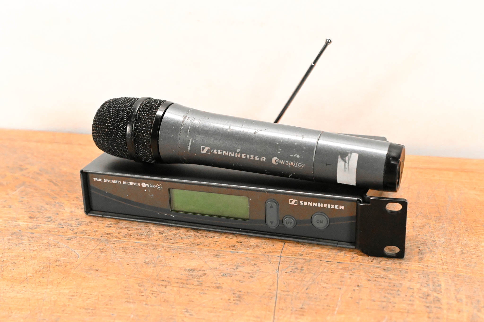 Sennheiser ew 300 G2 Handheld Wireless System 518-554MHz NO POWER SUPPLY