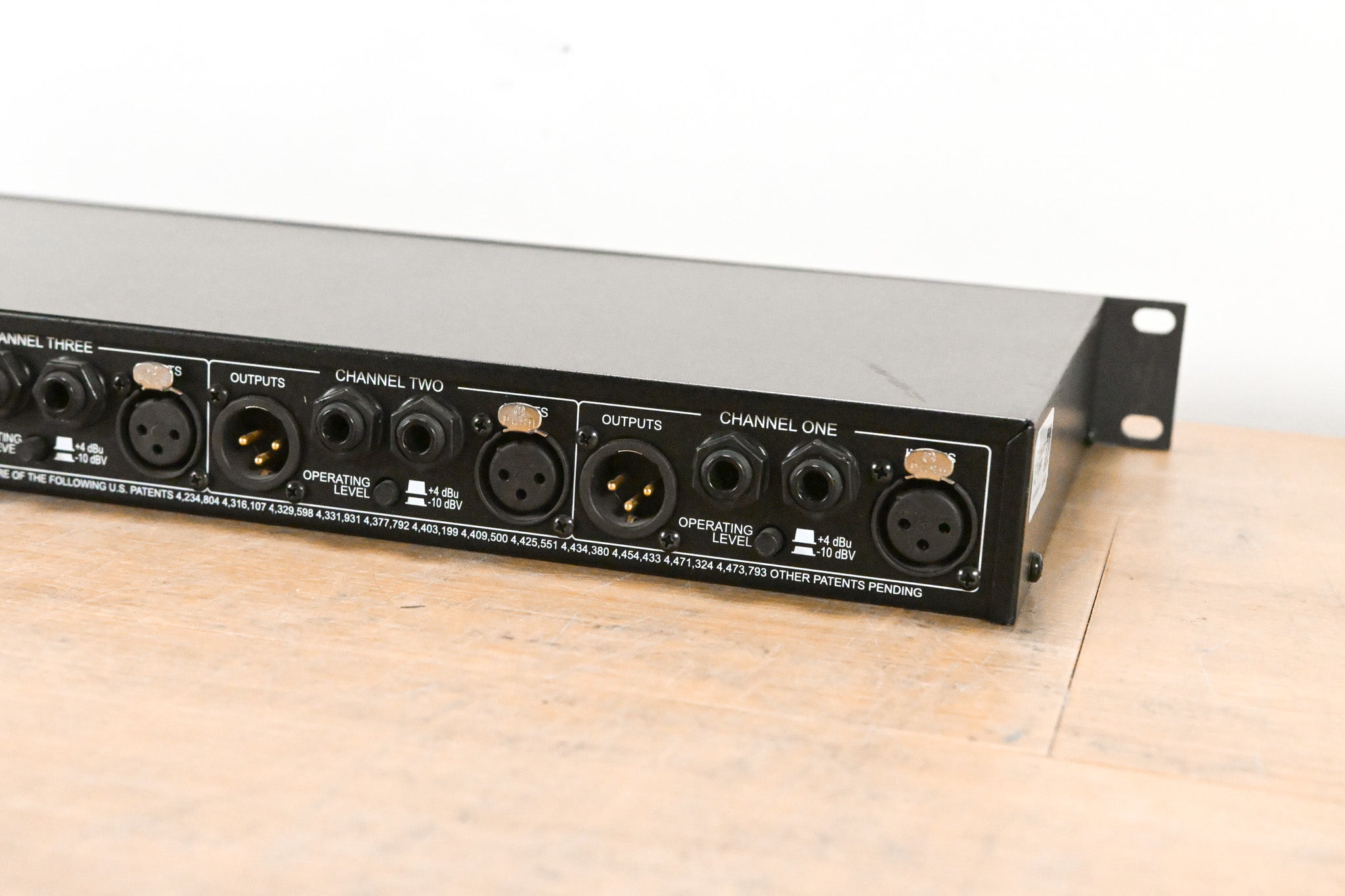 dbx 1046 Quad Compressor/Limiter