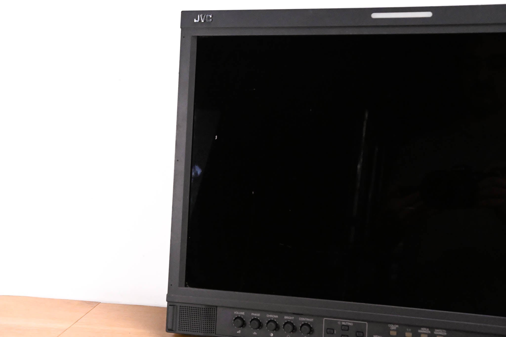 JVC DT-V20L1 20-inch HD Multi-Format Studio Monitor