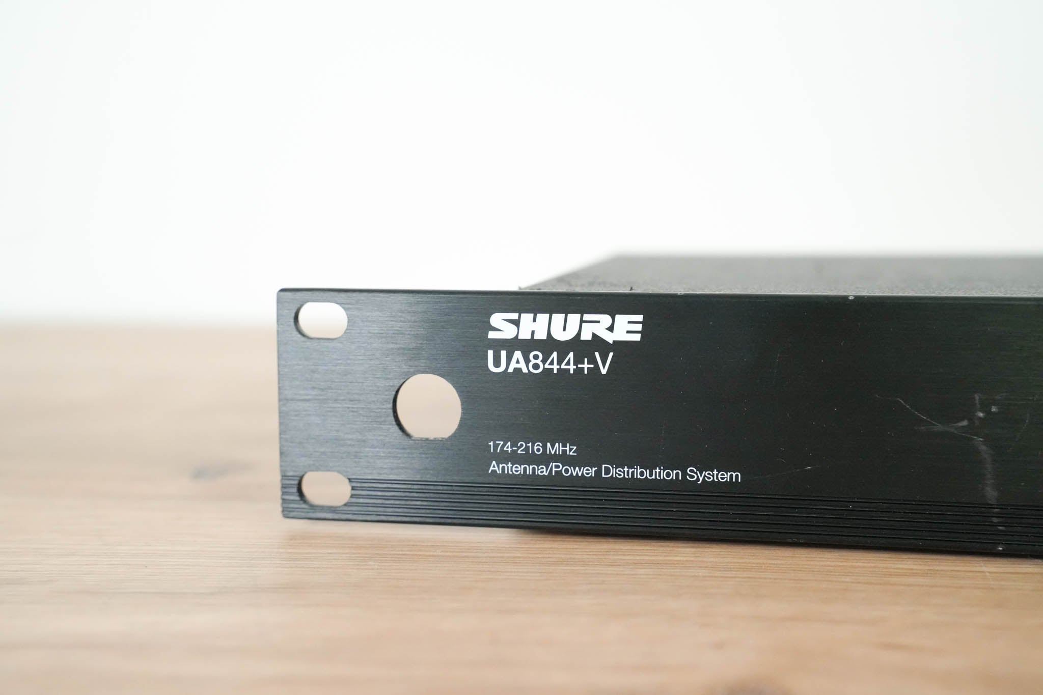 Shure UA844+V VHF Antenna Distribution System (NO POWER SUPPLY)