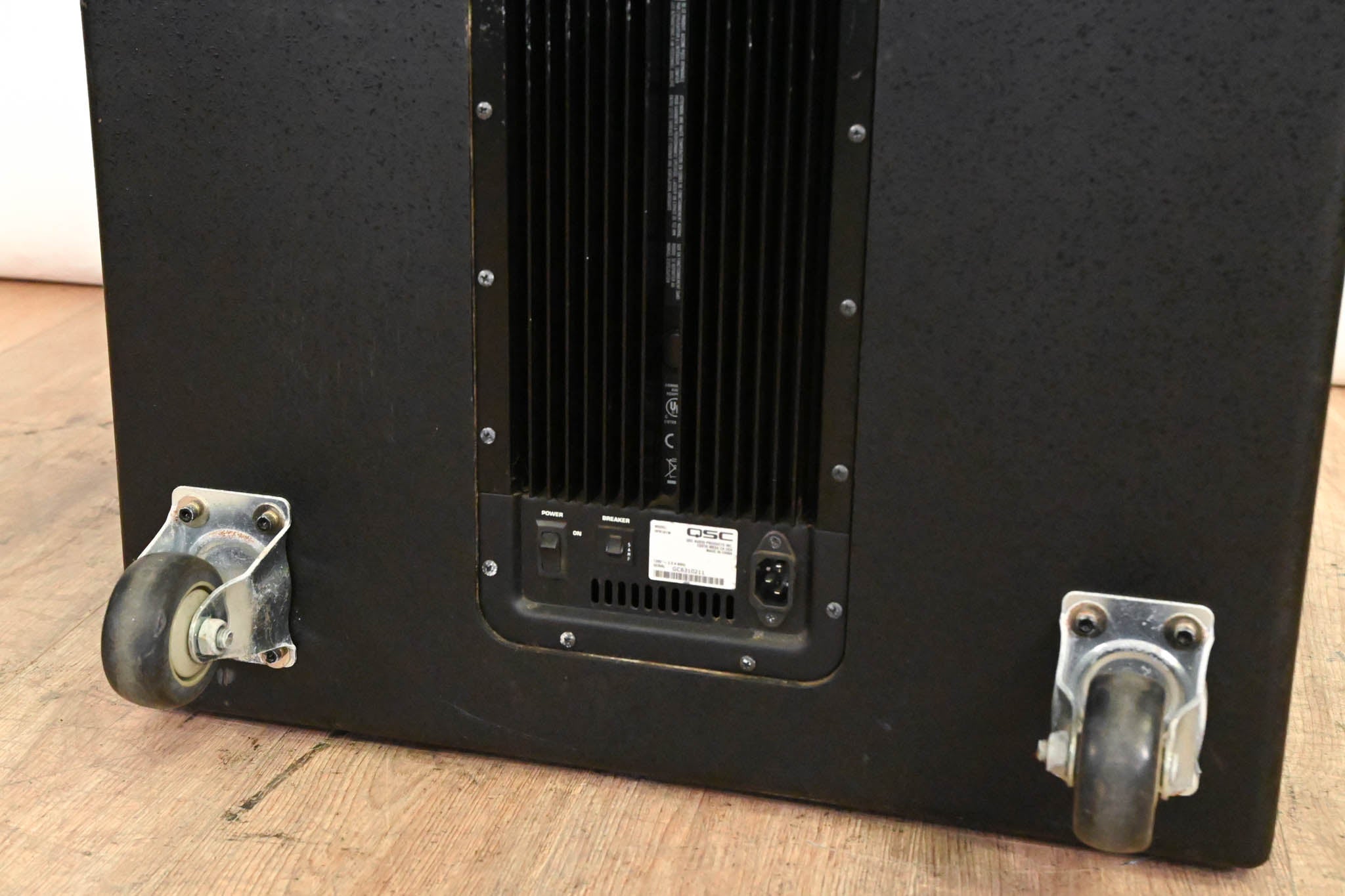 QSC HPR181W 18" Powered Subwoofer