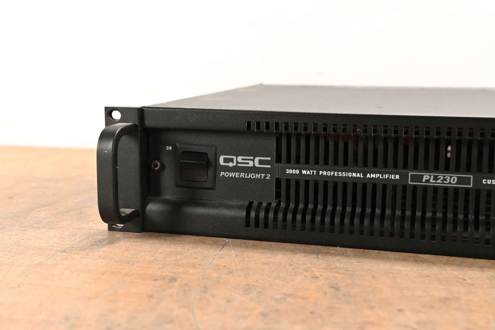 QSC PL230 PowerLight 2 Series 2-Channel 1500W Power Amplifier