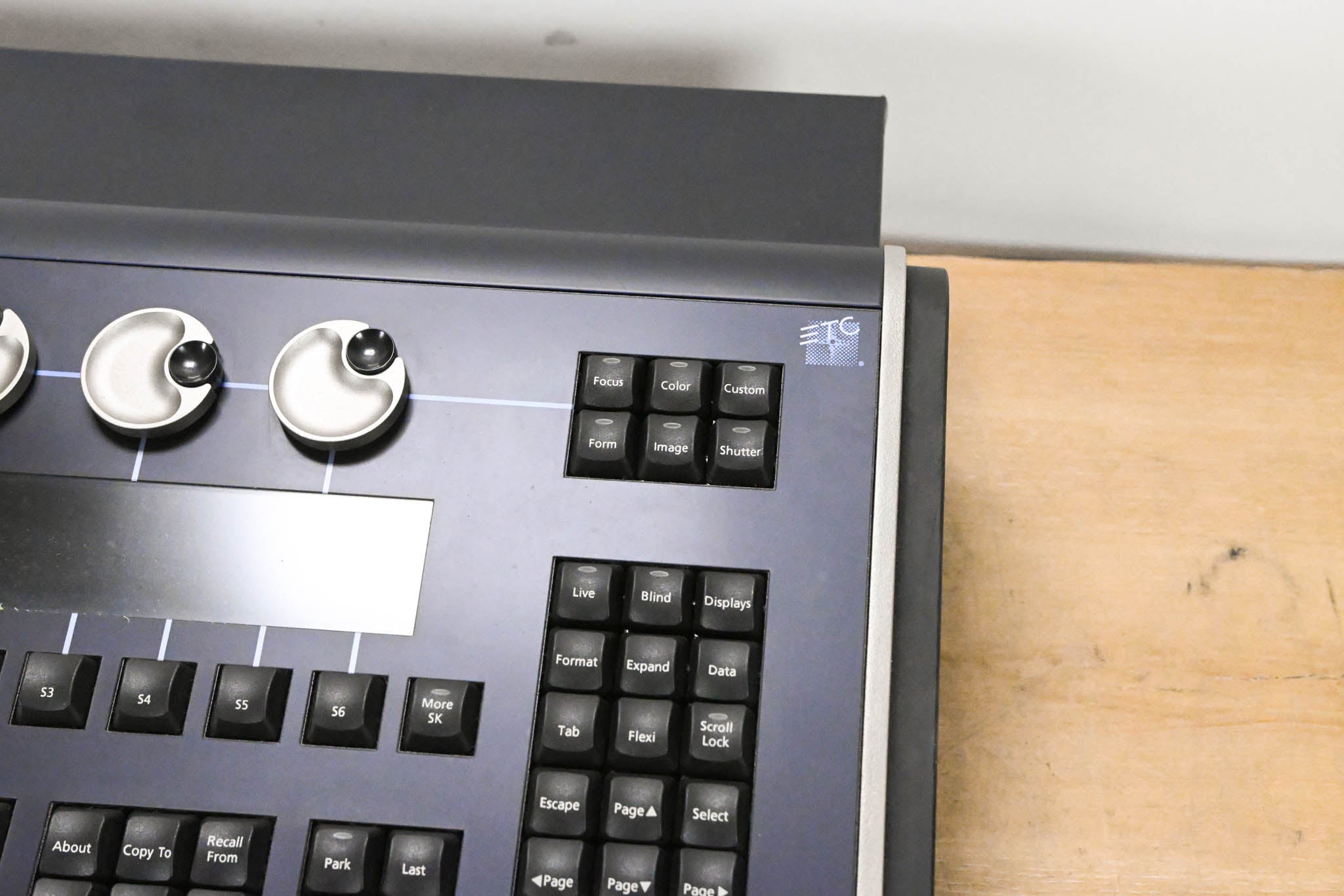 ETC ION 1000 Lighting Console