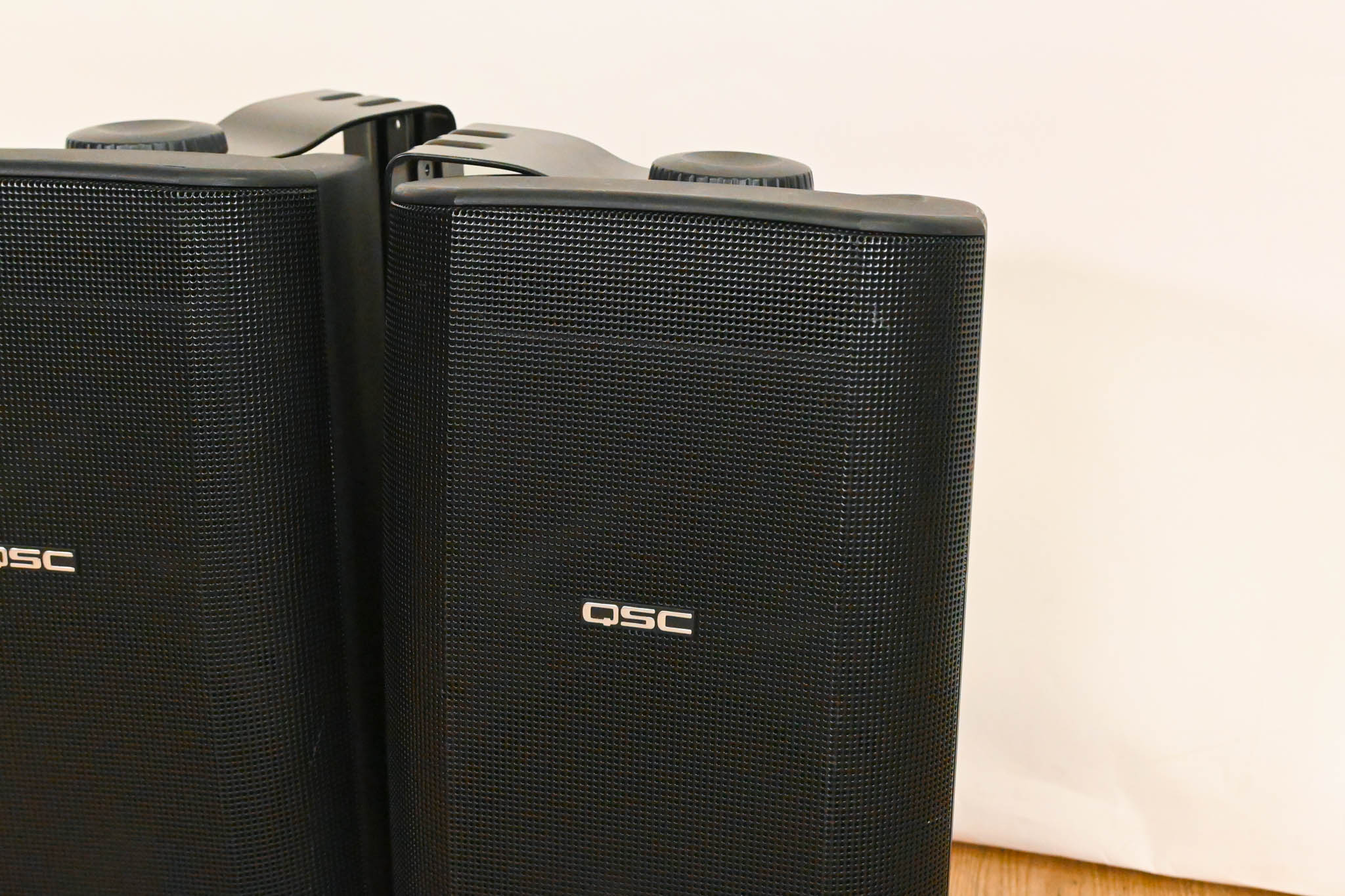 QSC I-82H 8" 2-Way 200-Watt Passive PA Speaker (PAIR)