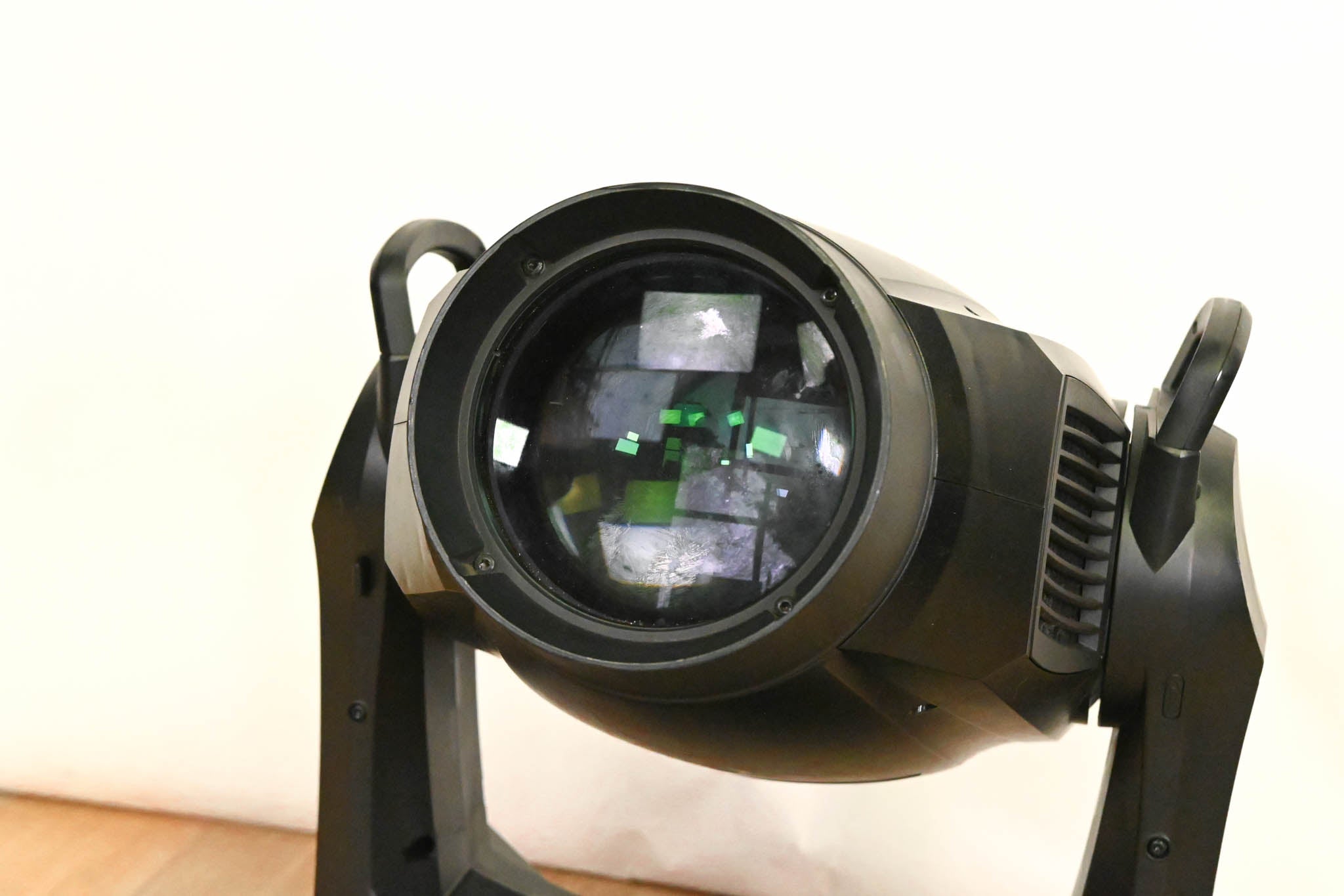 Martin MAC Viper Profile High Output Discharge-Based Moving Light