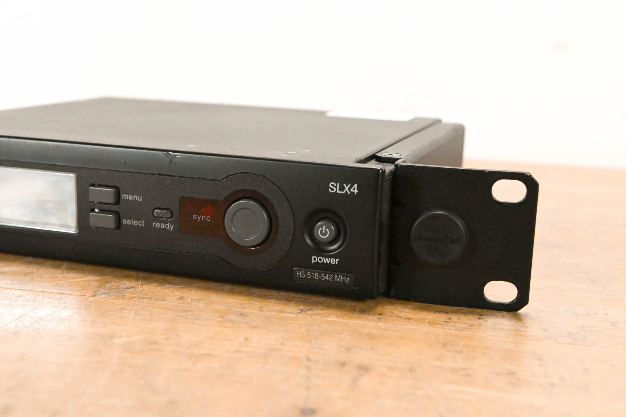 Shure SLX4 Wireless Receiver - H5 Band: 518-542 MHz (NO POWER SUPPLY)