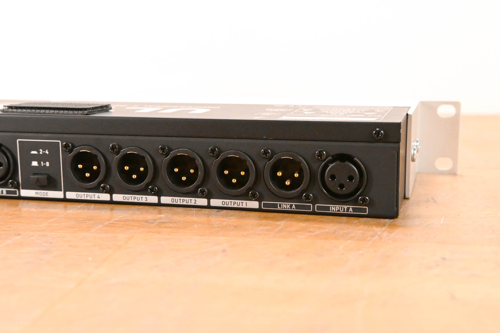 Behringer ULTRALINK DS2800 2-Input 8-Output Distribution Splitter
