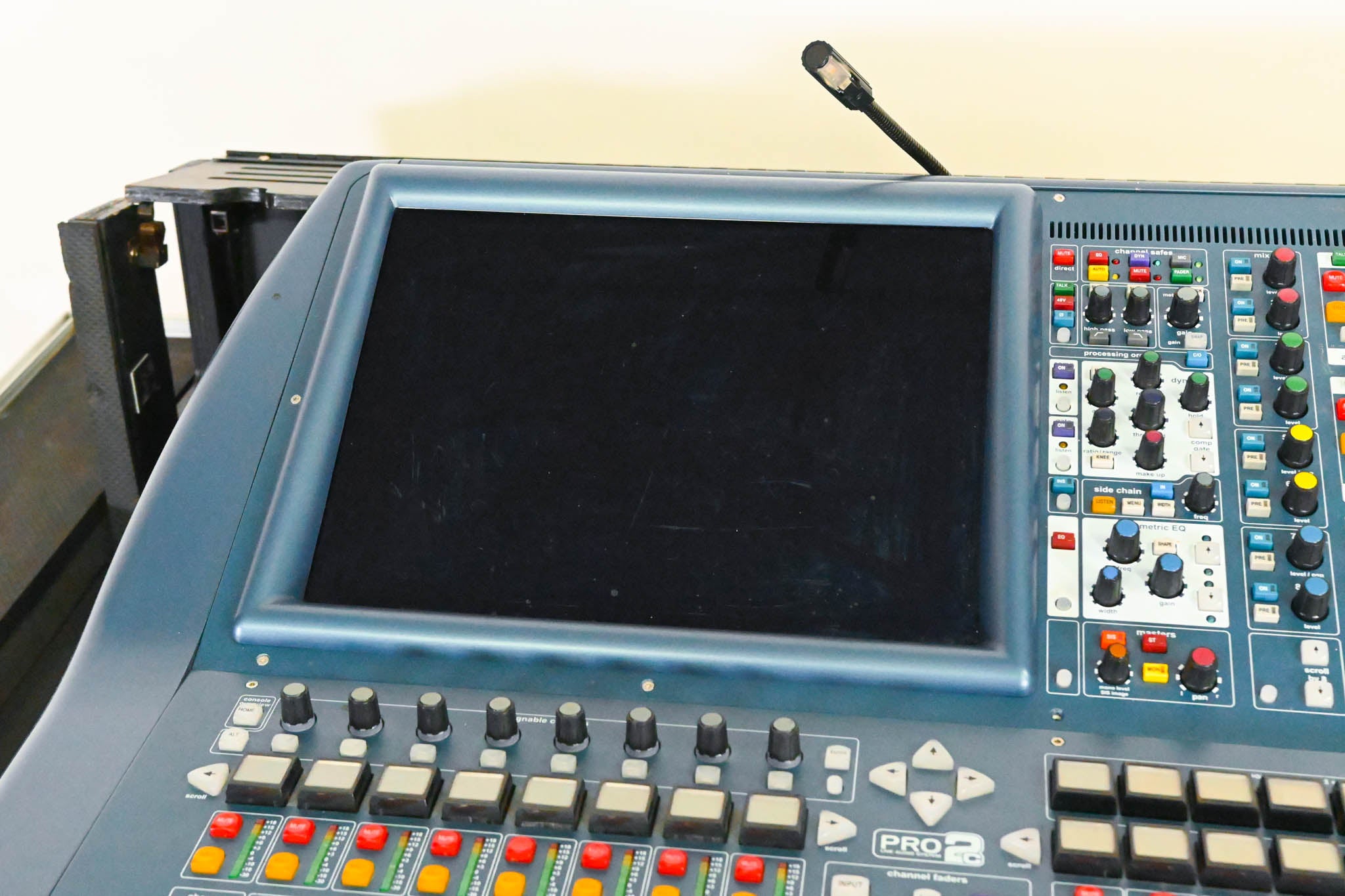 Midas PRO2C Live Digital Audio Mixing Console with Road Case