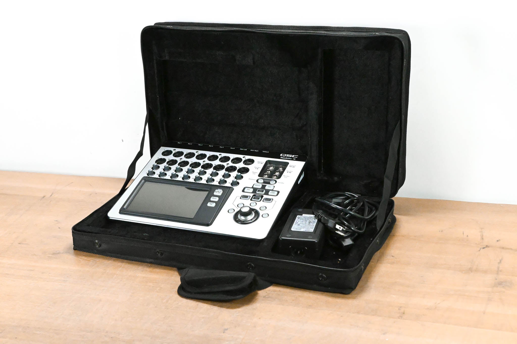 QSC Touchmix-16 Compact Digital Mixer