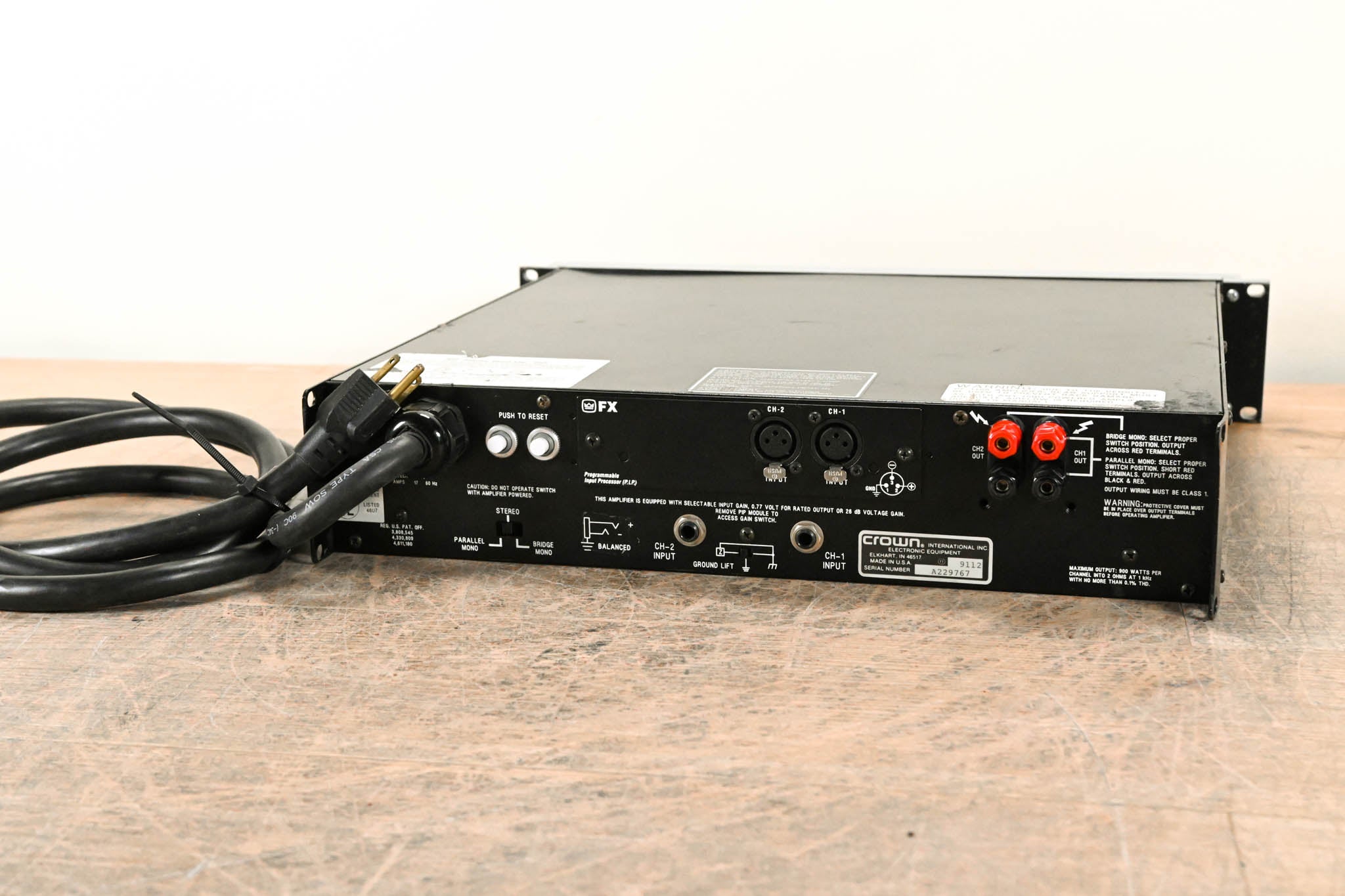 Crown Macro-Tech 2400 2-Channel Power Amplifier