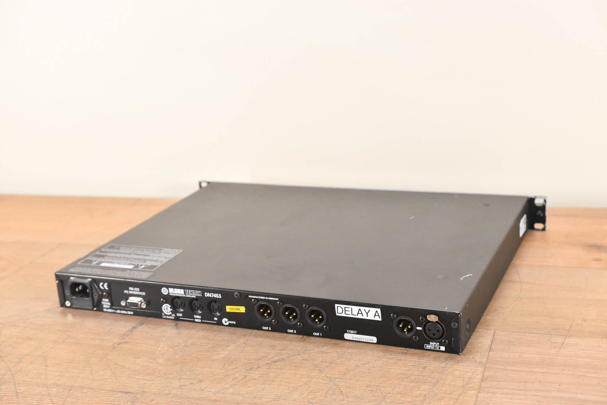 Klark-Teknik DN7453 Digital Delay Line and Multiprocessor CG004D5