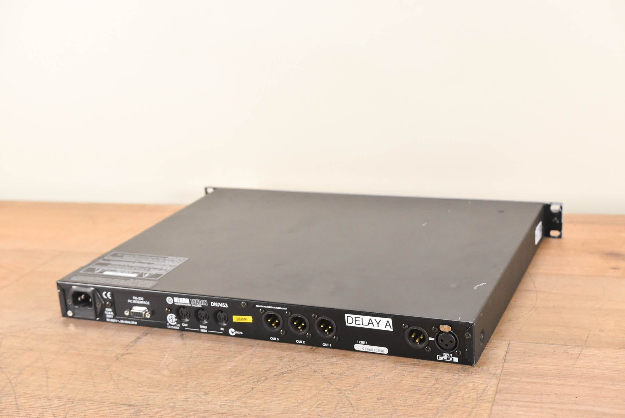 Klark-Teknik DN7453 Digital Delay Line and Multiprocessor