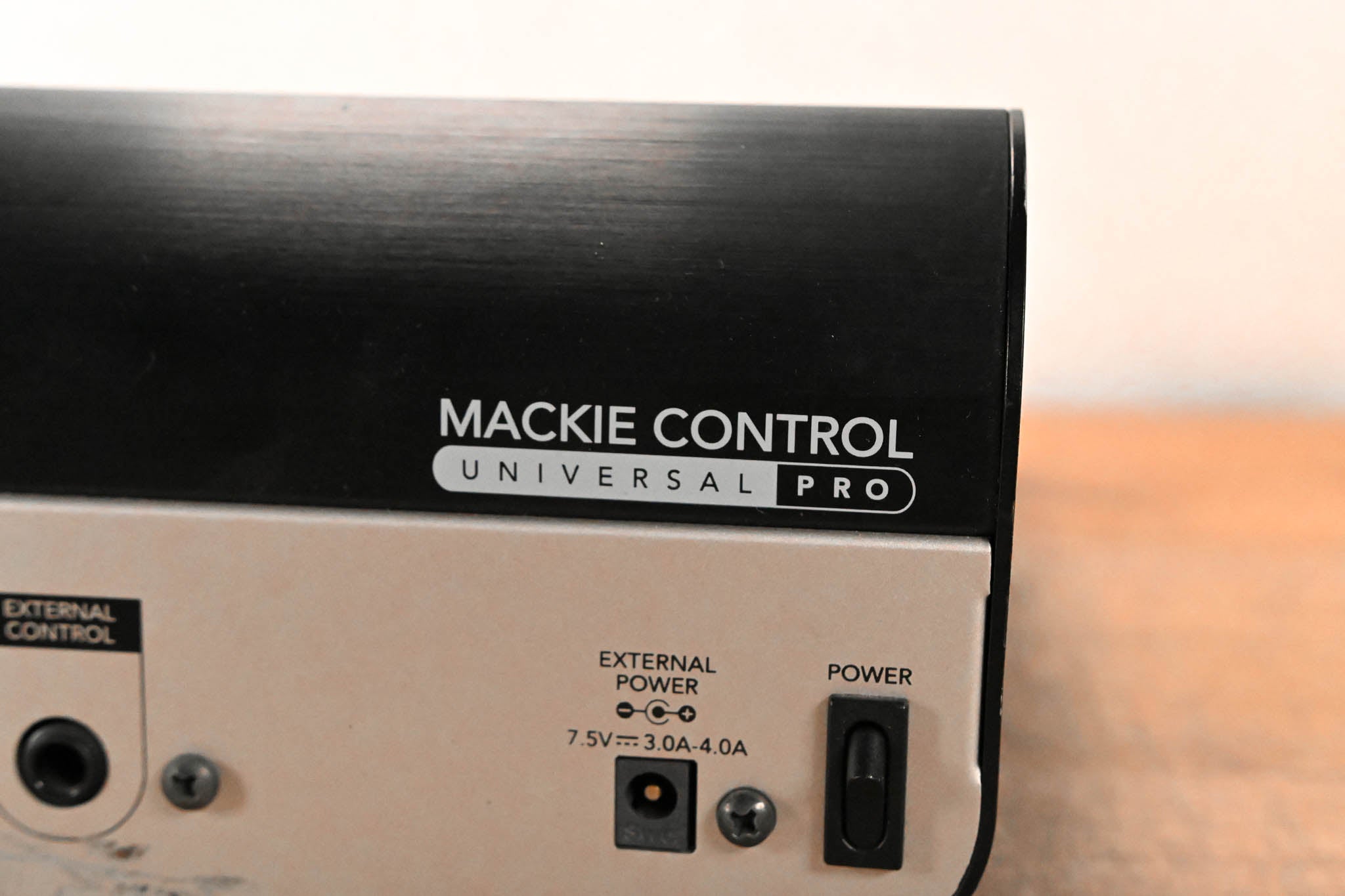 Mackie Control Universal Pro Control Surface (NO POWER SUPPLY)