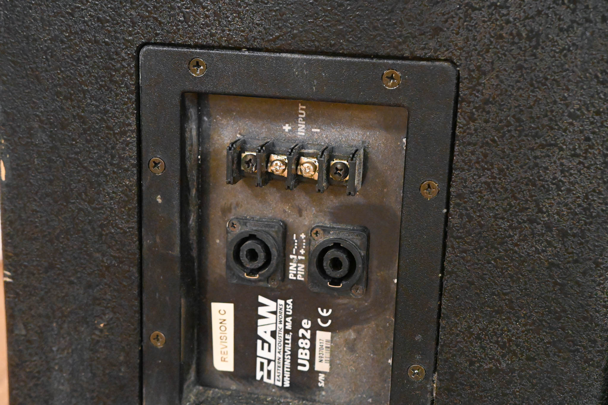 EAW UB82e 2-Way Passive Full Range Loudspeaker (PAIR)