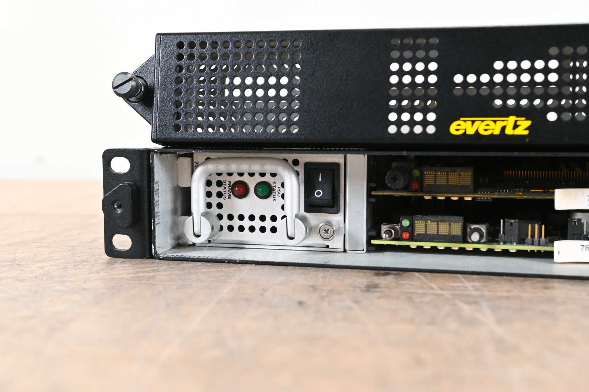 Evertz 7801FR 1RU Rack-Mountable Multiframe with Cards