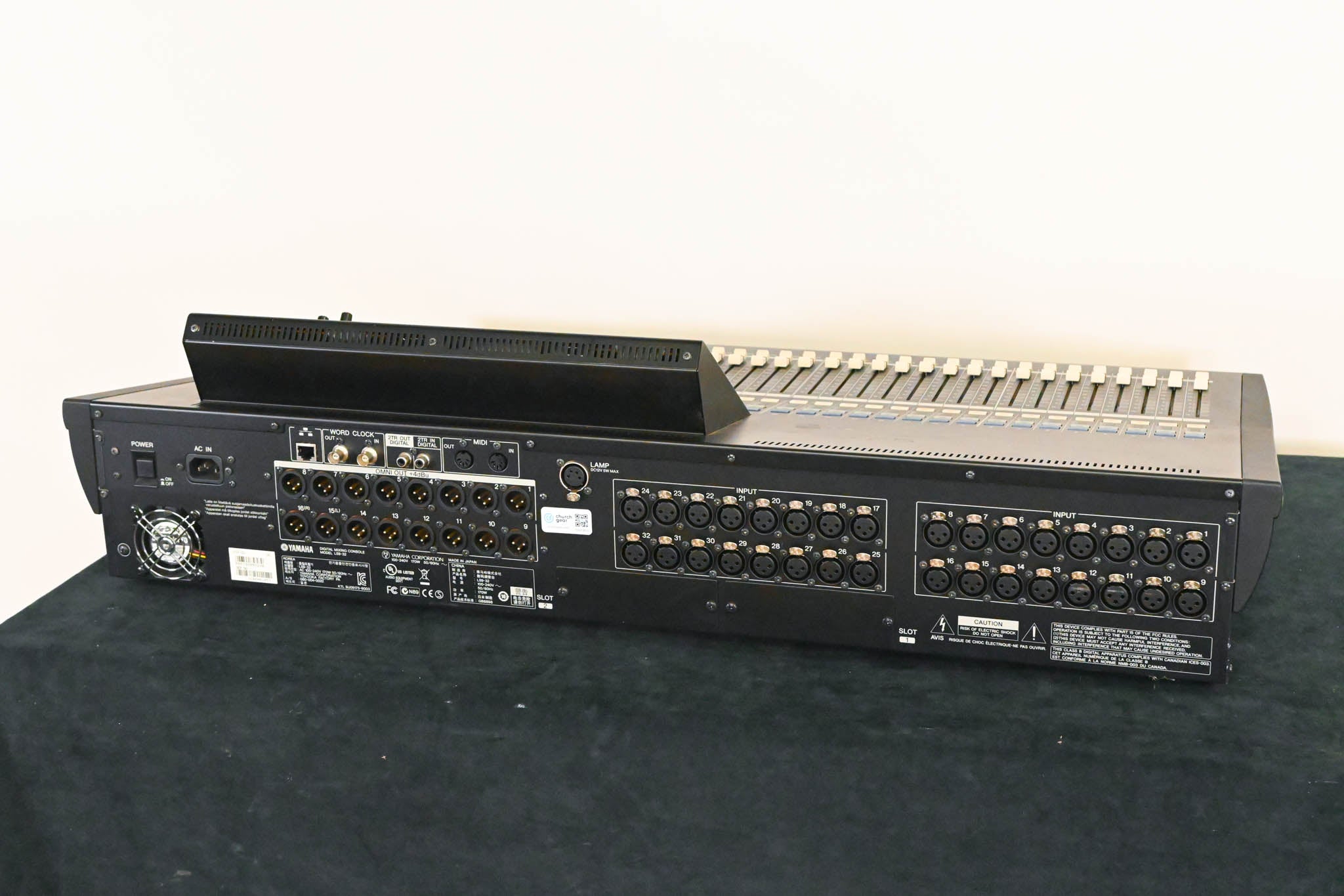 Yamaha LS9-32 32-Input Digital Mixing Console