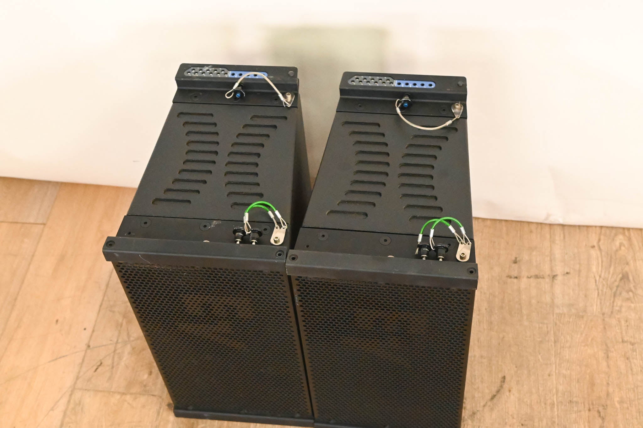 Electro-Voice (EV) XLE181 8" 2-Way Passive Line Array Speaker (PAIR)