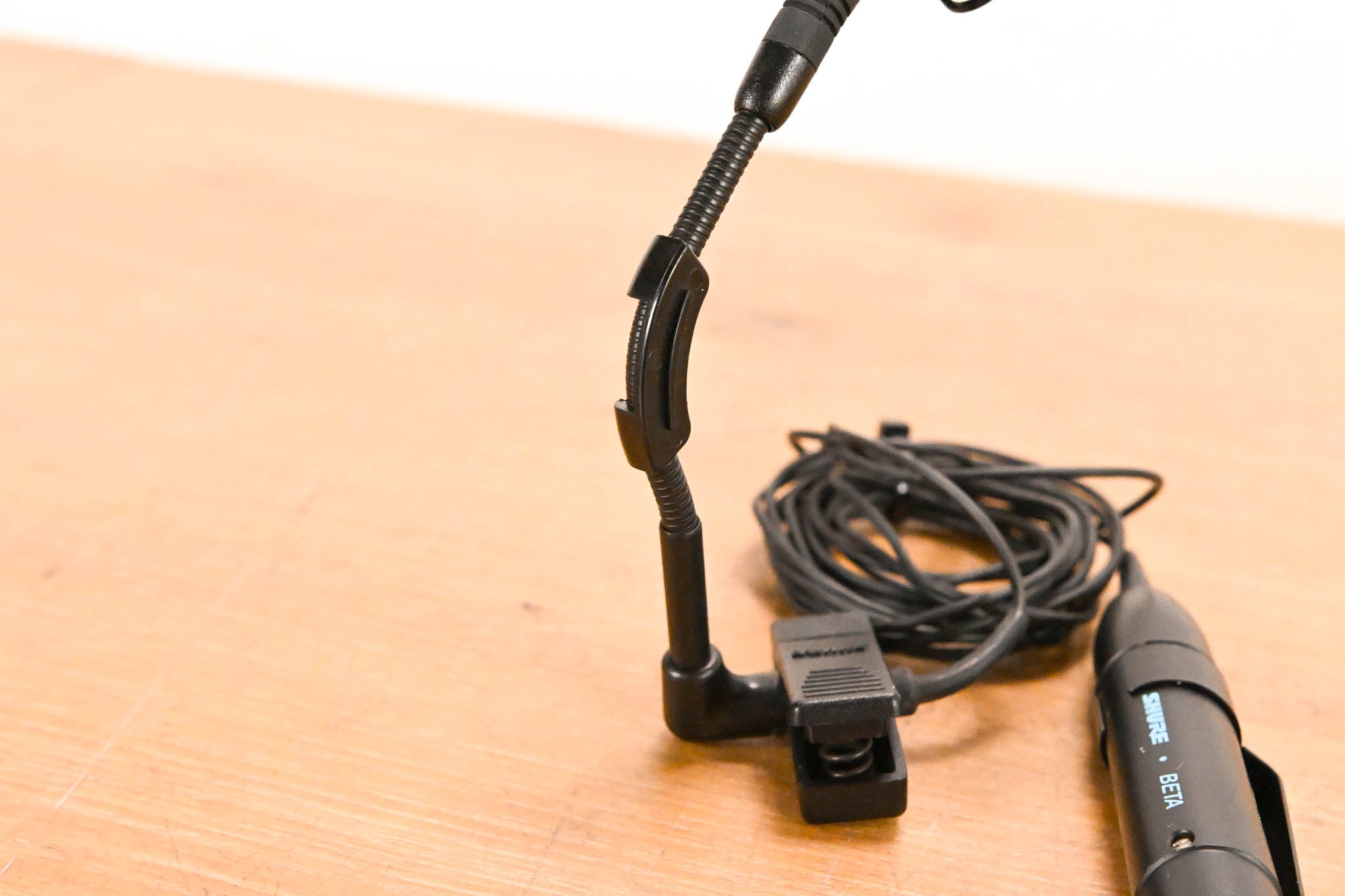 Shure Beta 98H/C Miniature Cardioid Condenser Instrument Microphone