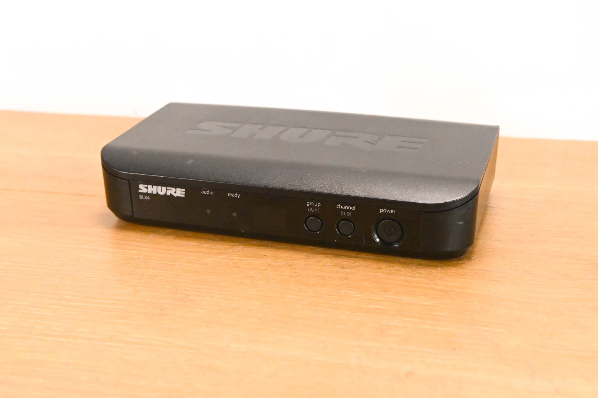 Shure BLX4 Wireless Receiver - J10 Band: 584-608MHz (NO POWER SUPPLY)