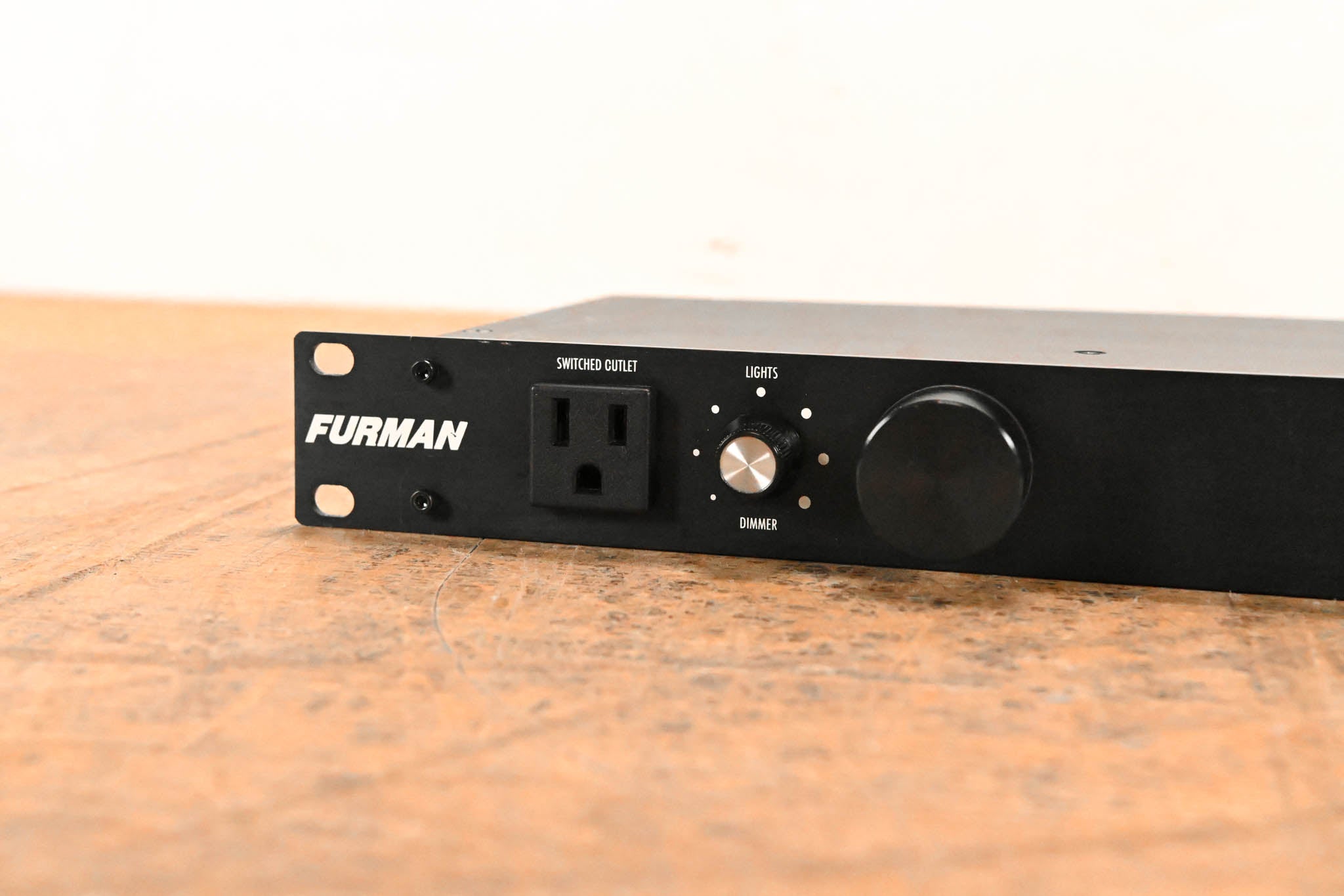 Furman M-8Lx 15A Merit Series Power Conditioner with Lights