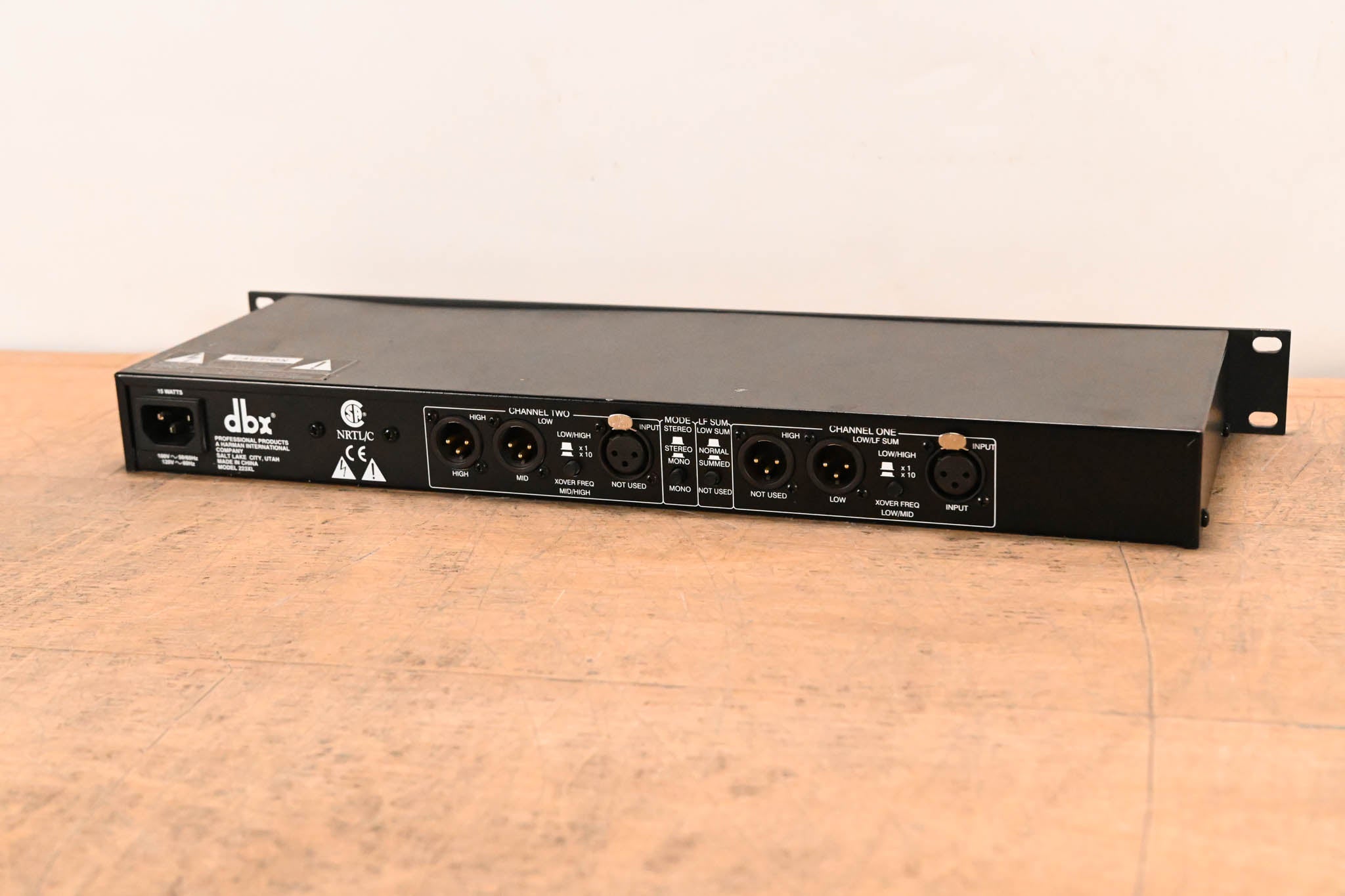 dbx 223XL Stereo 2-Way / Mono 3-Way Crossover