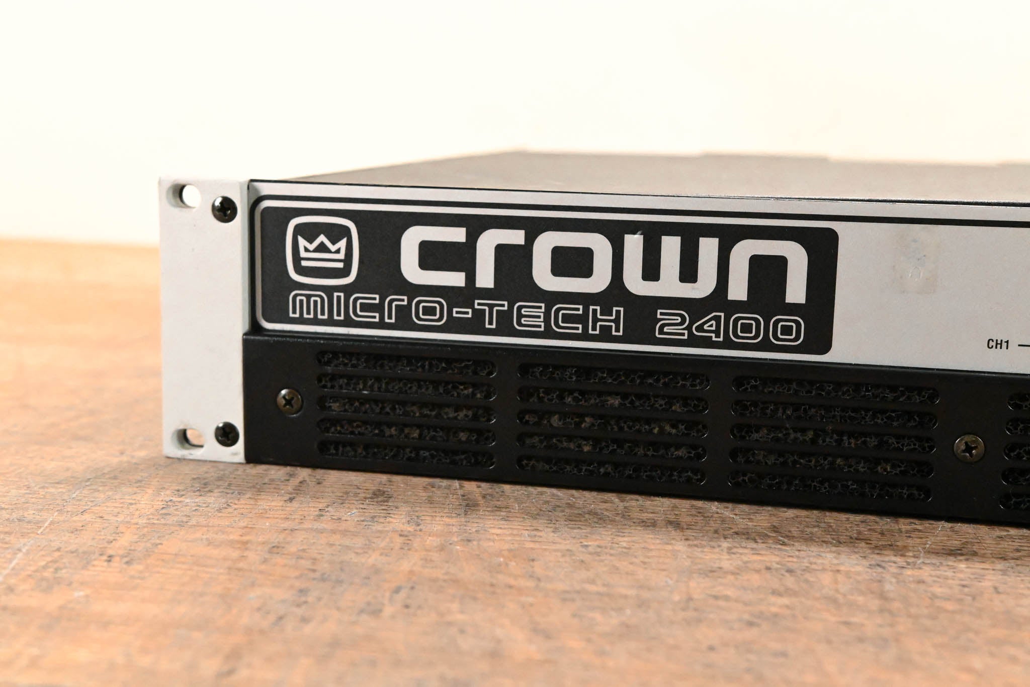 Crown Micro-Tech 2400 2-Channel Power Amplifier