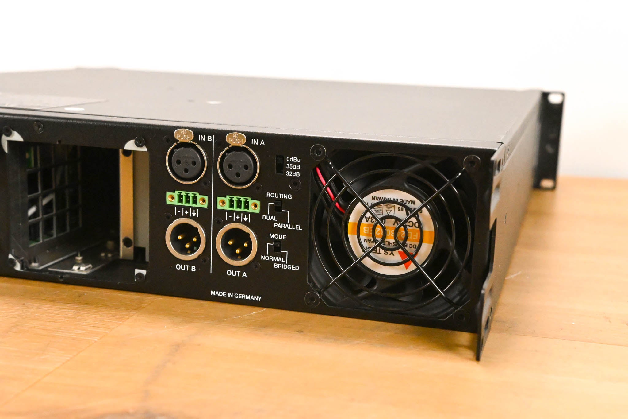 Electro-Voice (EV) TG-7 Tour-Grade Stereo Power Amplifier