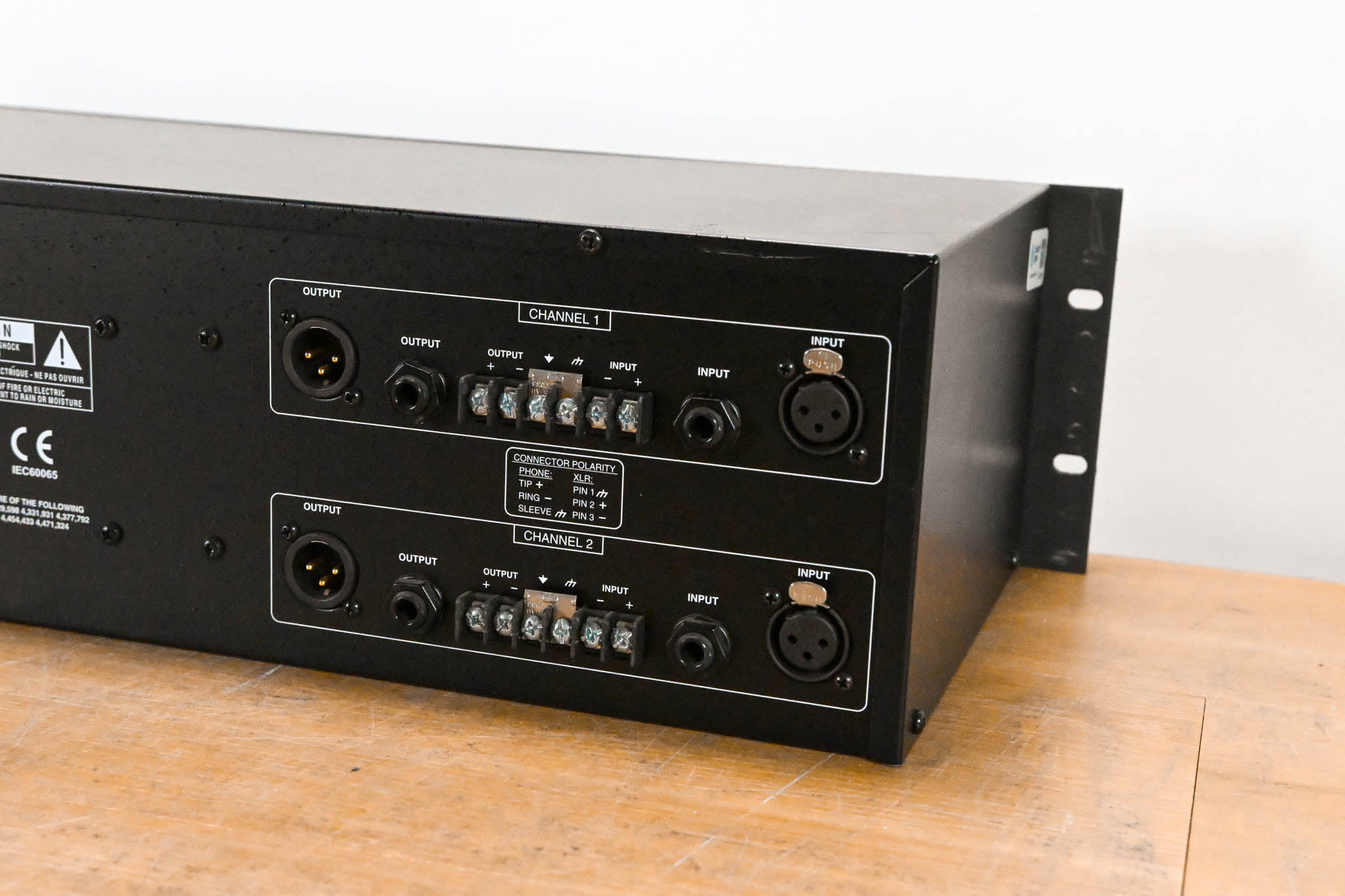 dbx 2231 Dual-Channel 31-Band Graphic Equalizer/Limiter