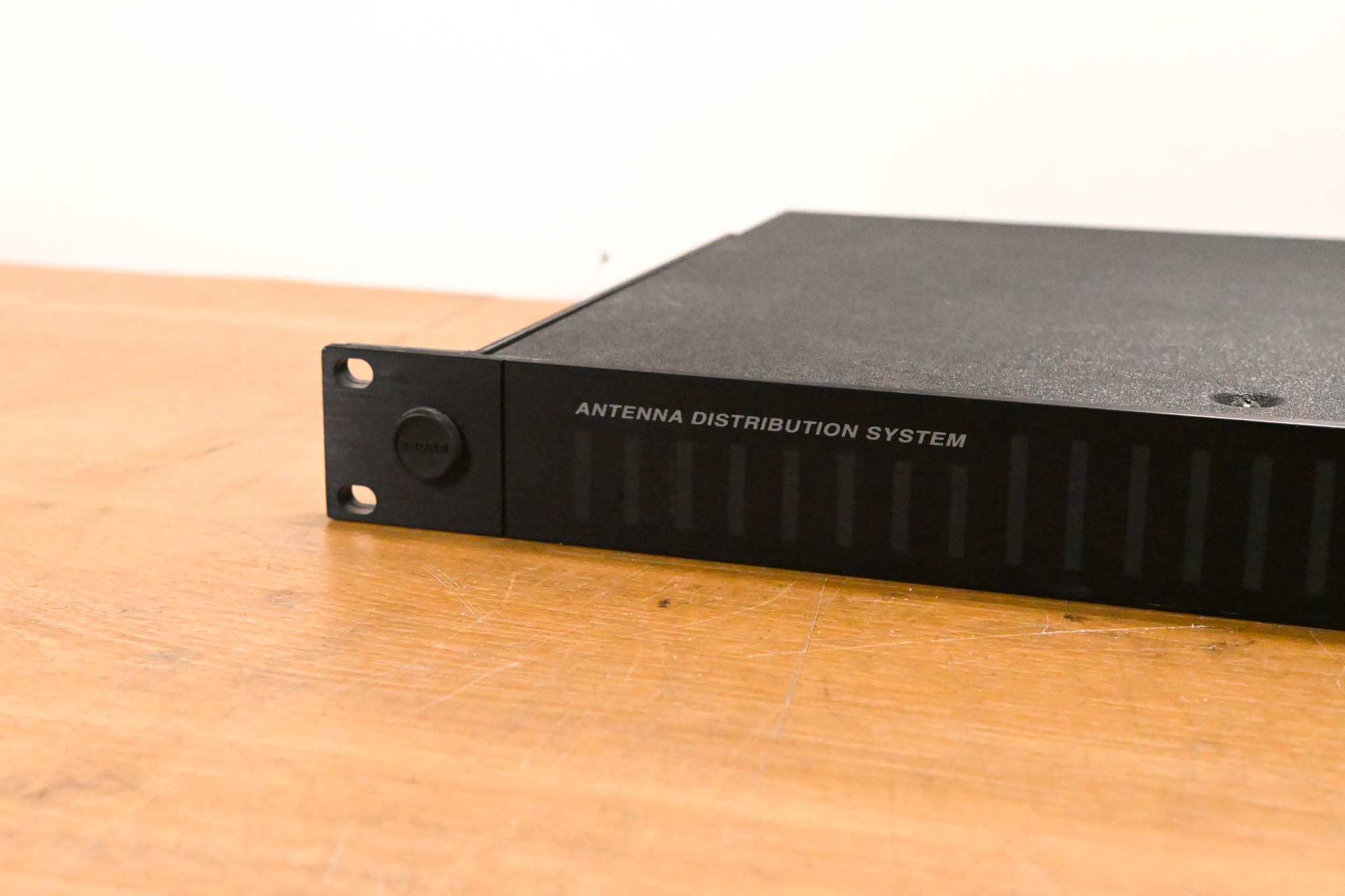 Shure UA845-UA UHF Antenna Distribution System 782-806 MHz