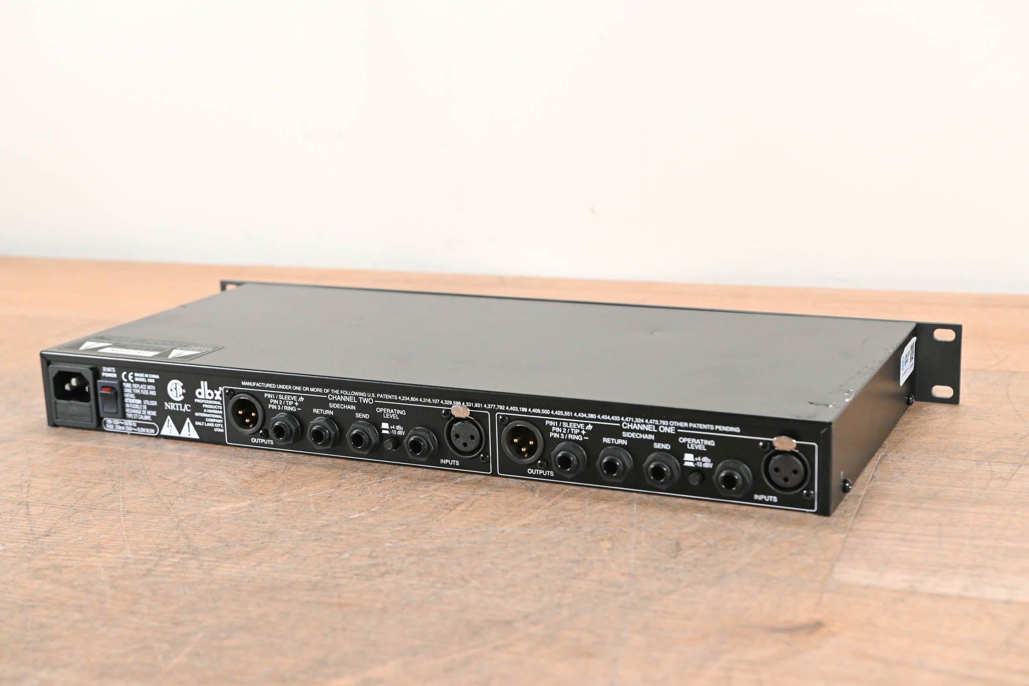 dbx 1066 2-Channel Compressor/Limiter/Gate