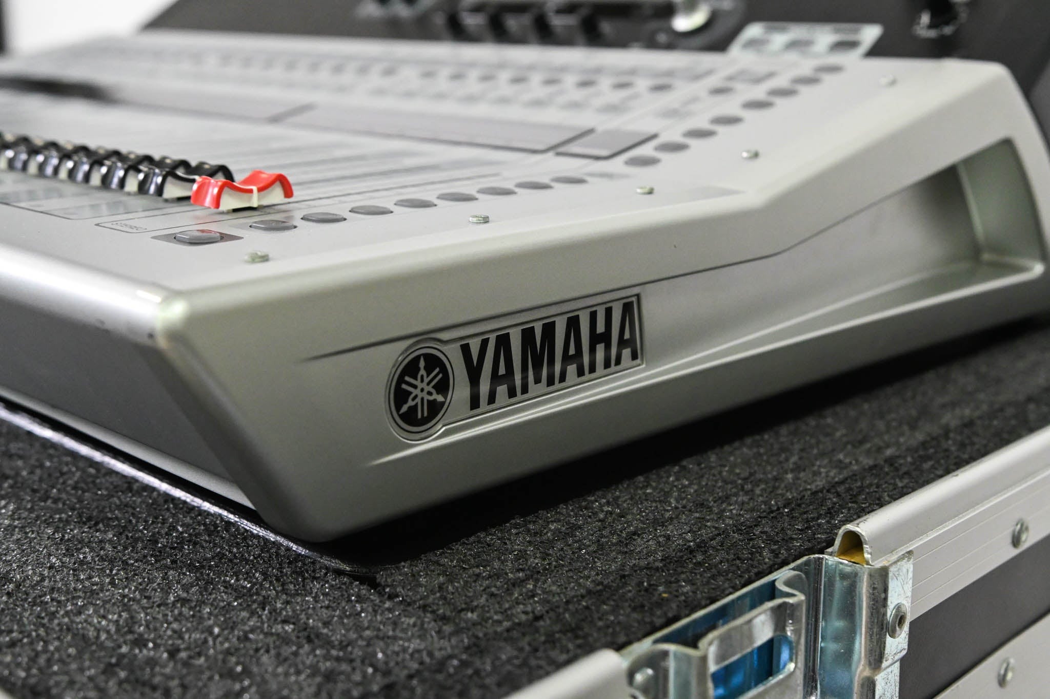 Yamaha TF3 24-Channel Digital Audio Mixer with Road Case