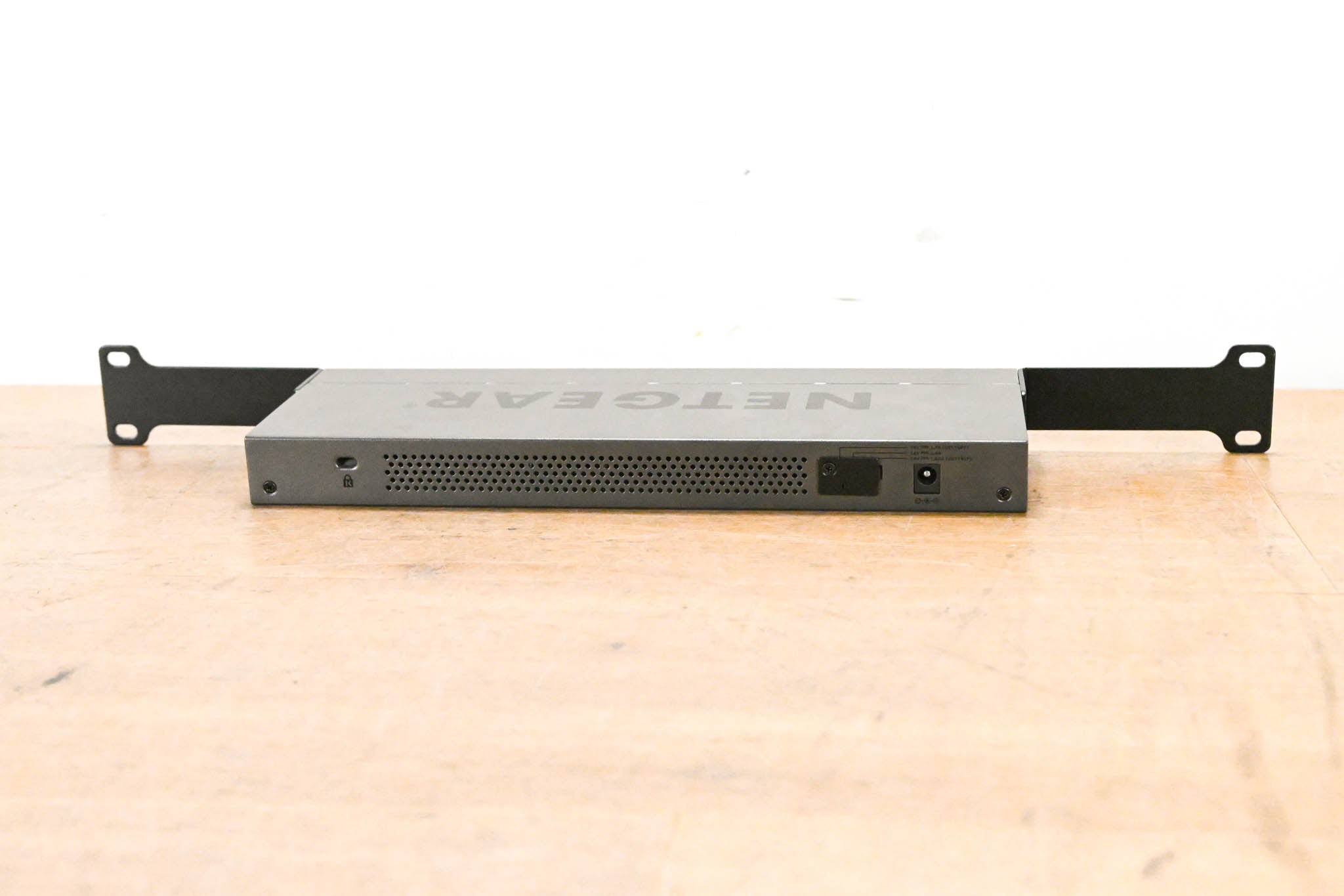 NETGEAR GS116PP 16-Port Gigabit PoE+ Compliant Unmanaged Switch