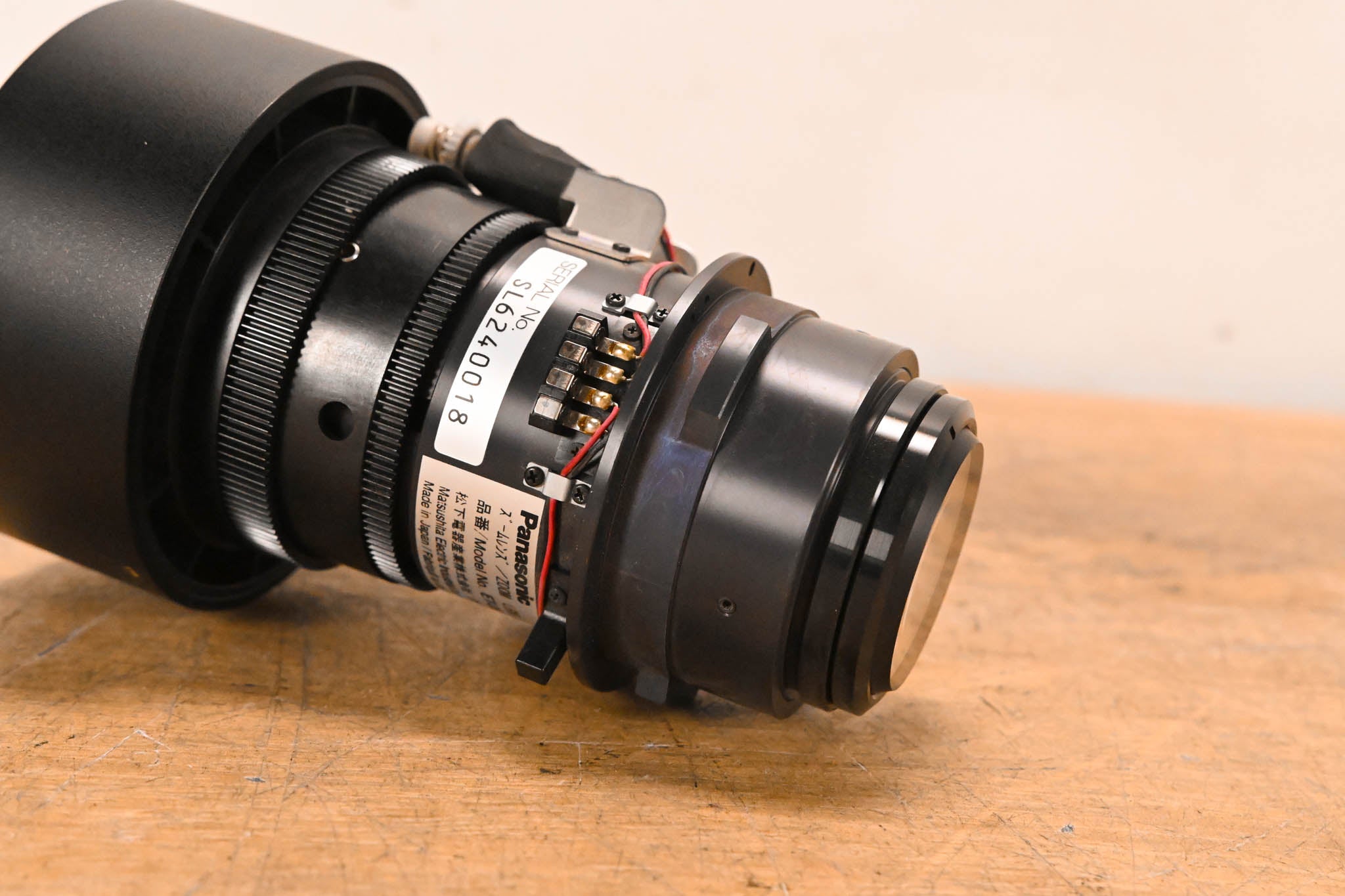 Panasonic ET-DLE400 Long Throw DLP Projector Zoom Lens XGA (5.7-8.0:1)