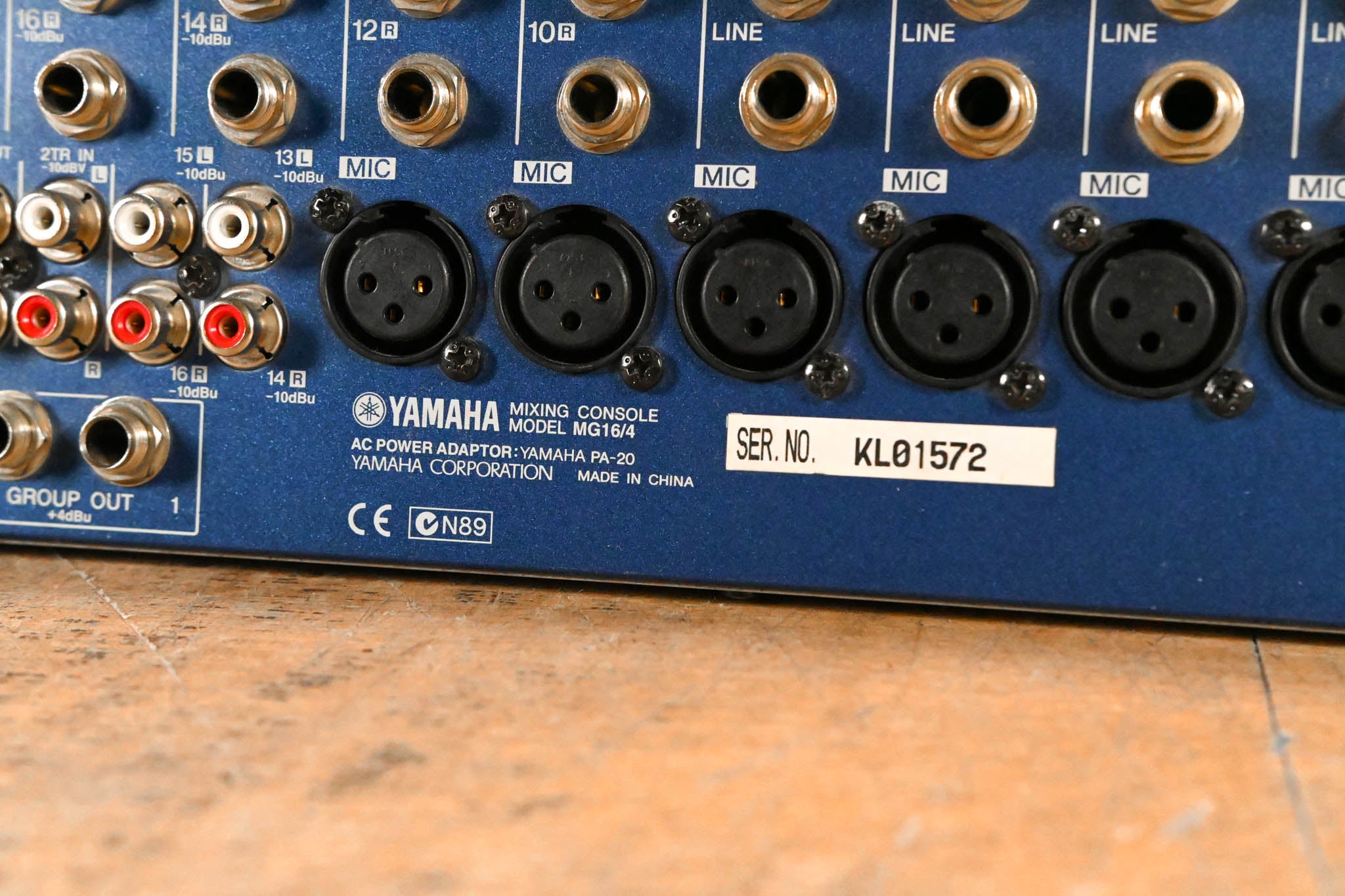 Yamaha MG16/4 16-Channel 4-Bus Analog Mixing Console