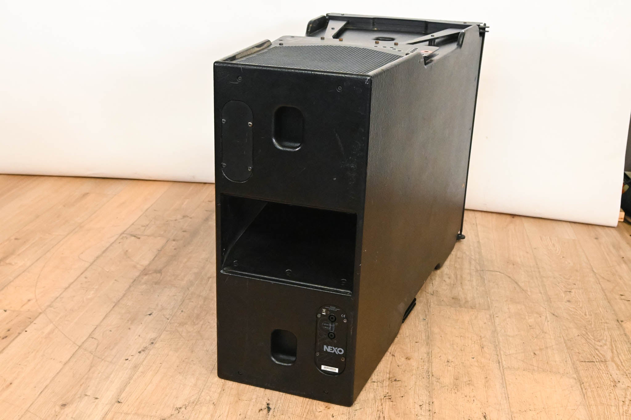 NEXO GEO SUB Cardioid Bass and Sub-Bass Module