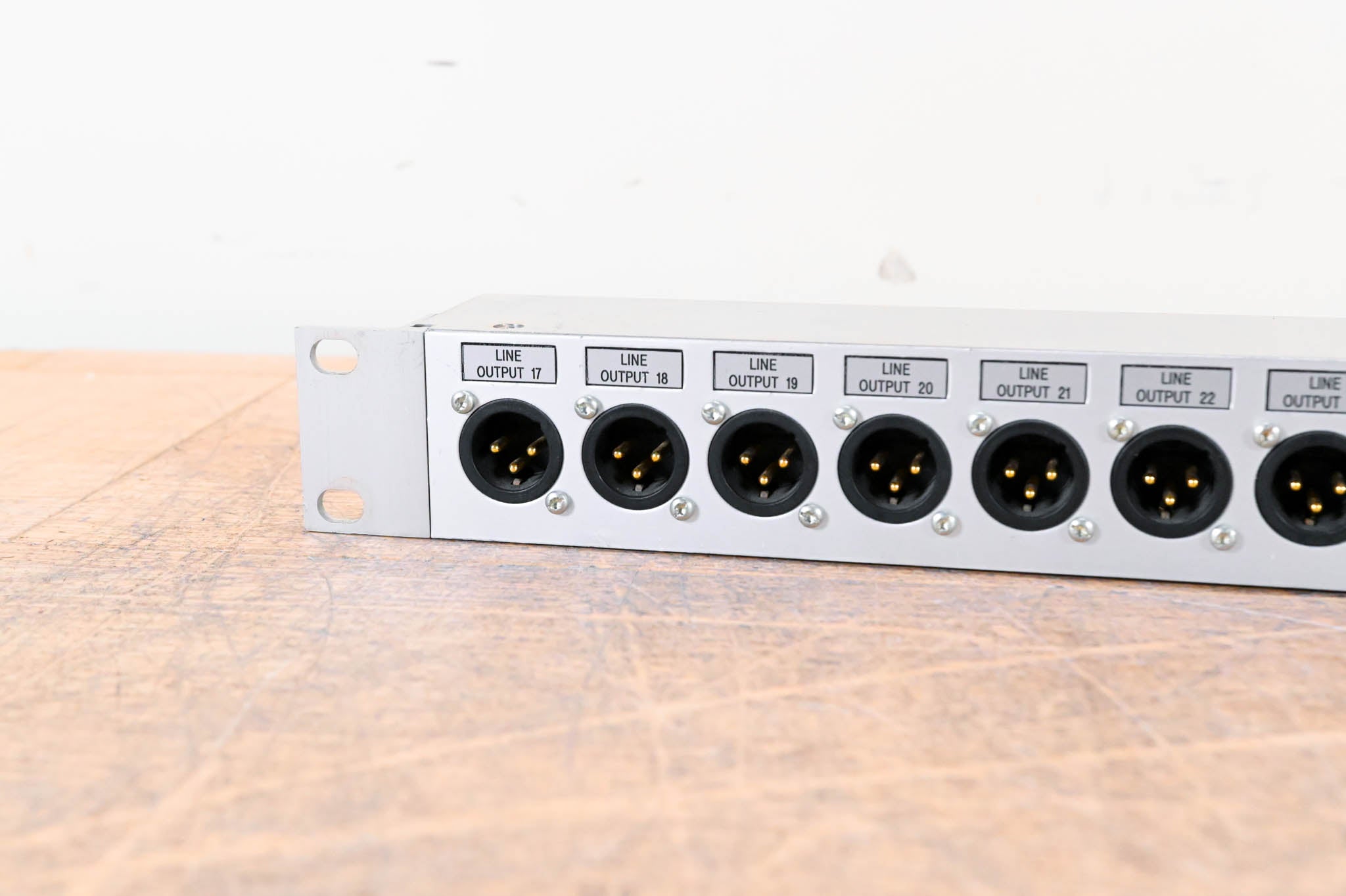 Studer D21m Modular I/O - 16x Line Outputs to 2x DB25 Connectors