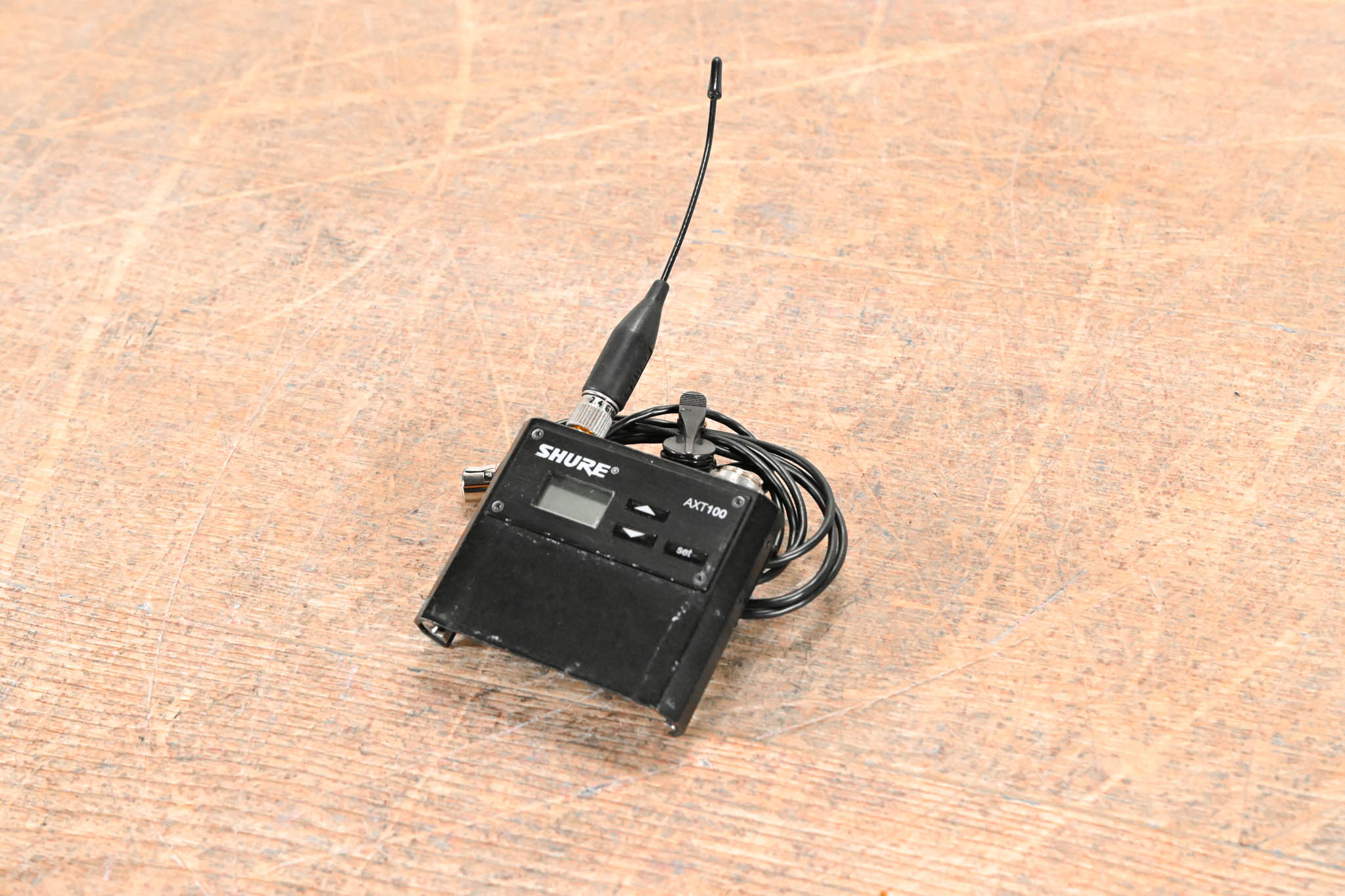 Shure AXT100 Bodypack Transmitter - J5 Band: 578-638 MHz