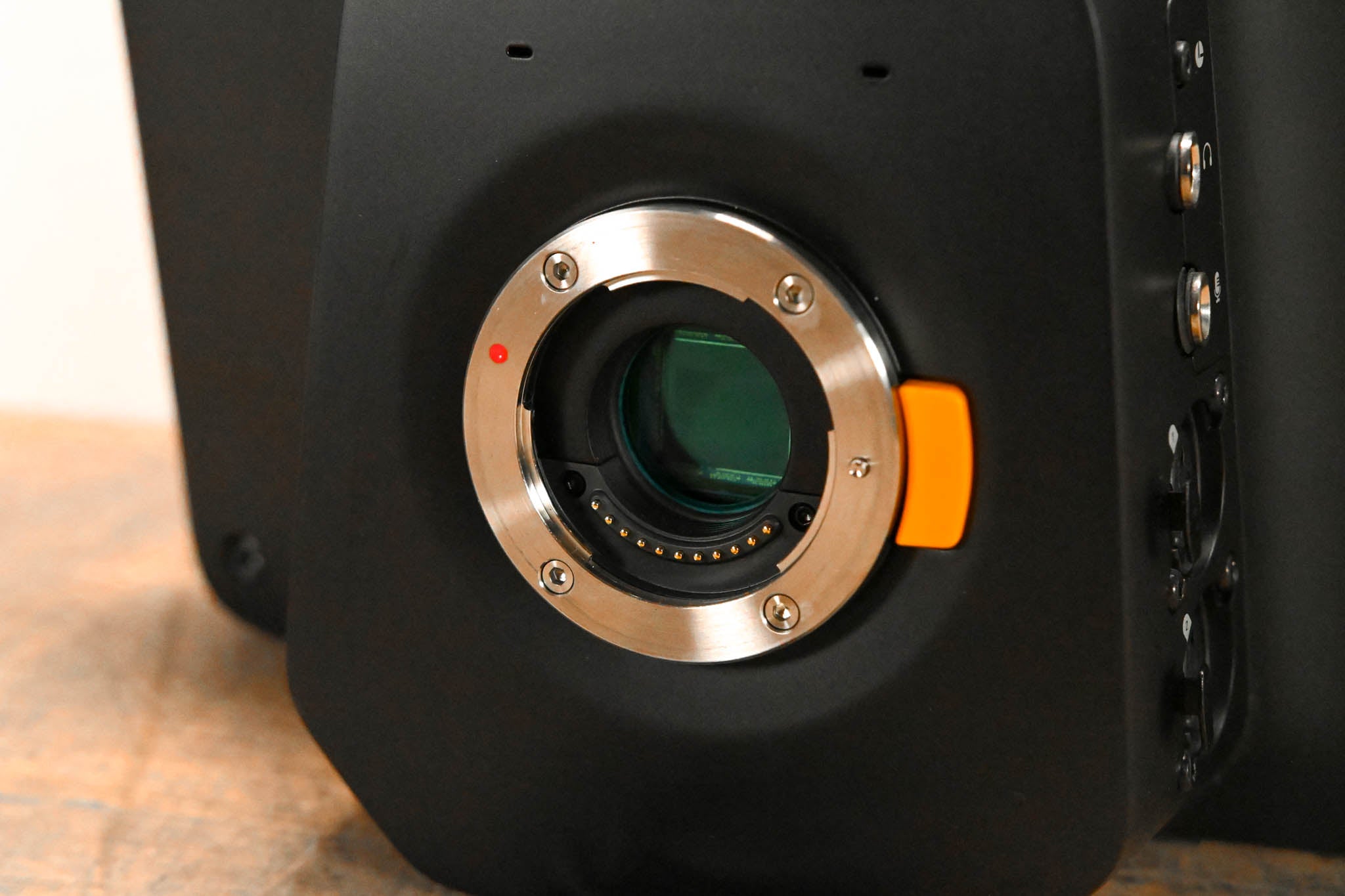 Blackmagic Design Studio Camera 4K 2