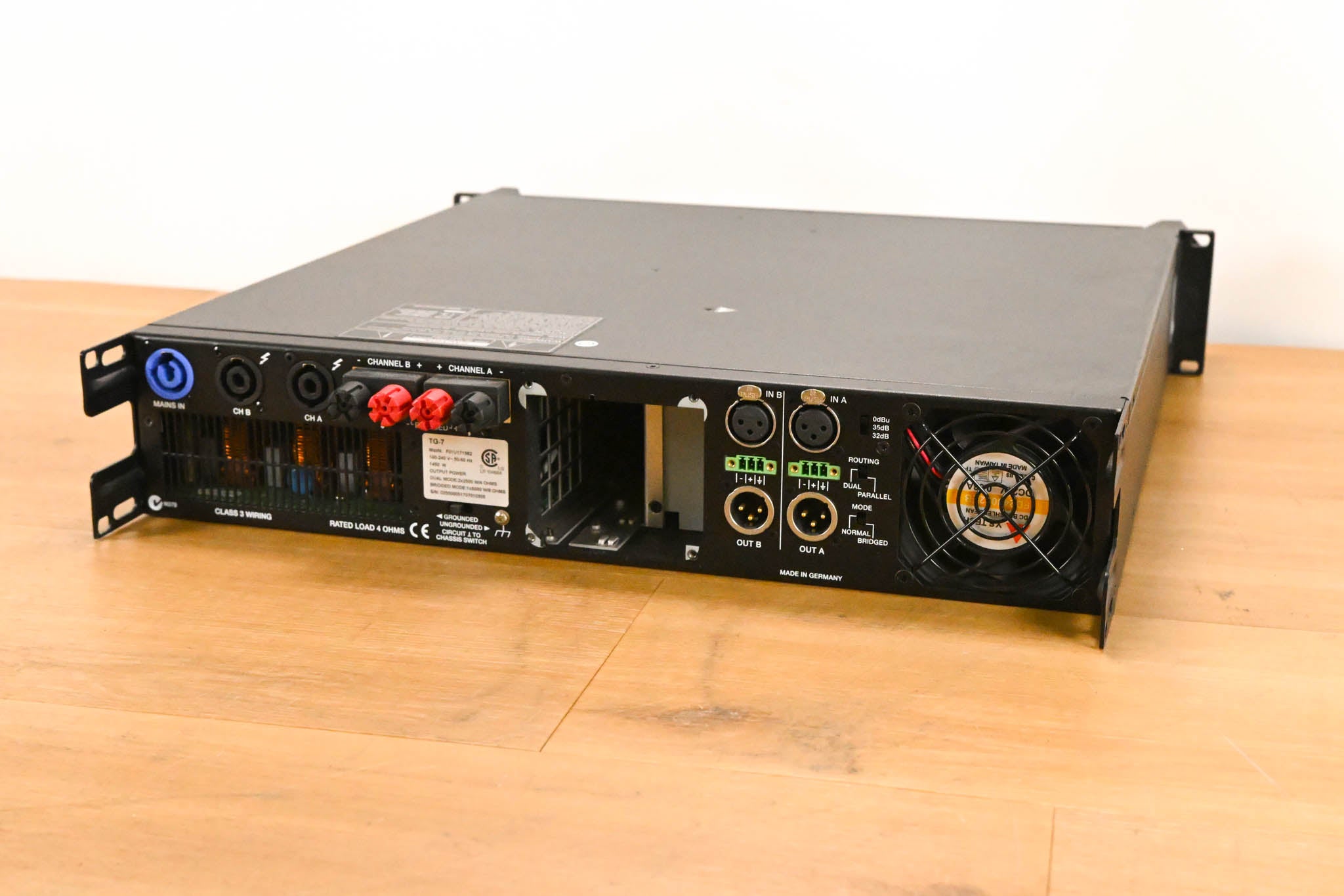 Electro-Voice (EV) TG-7 Tour-Grade Stereo Power Amplifier
