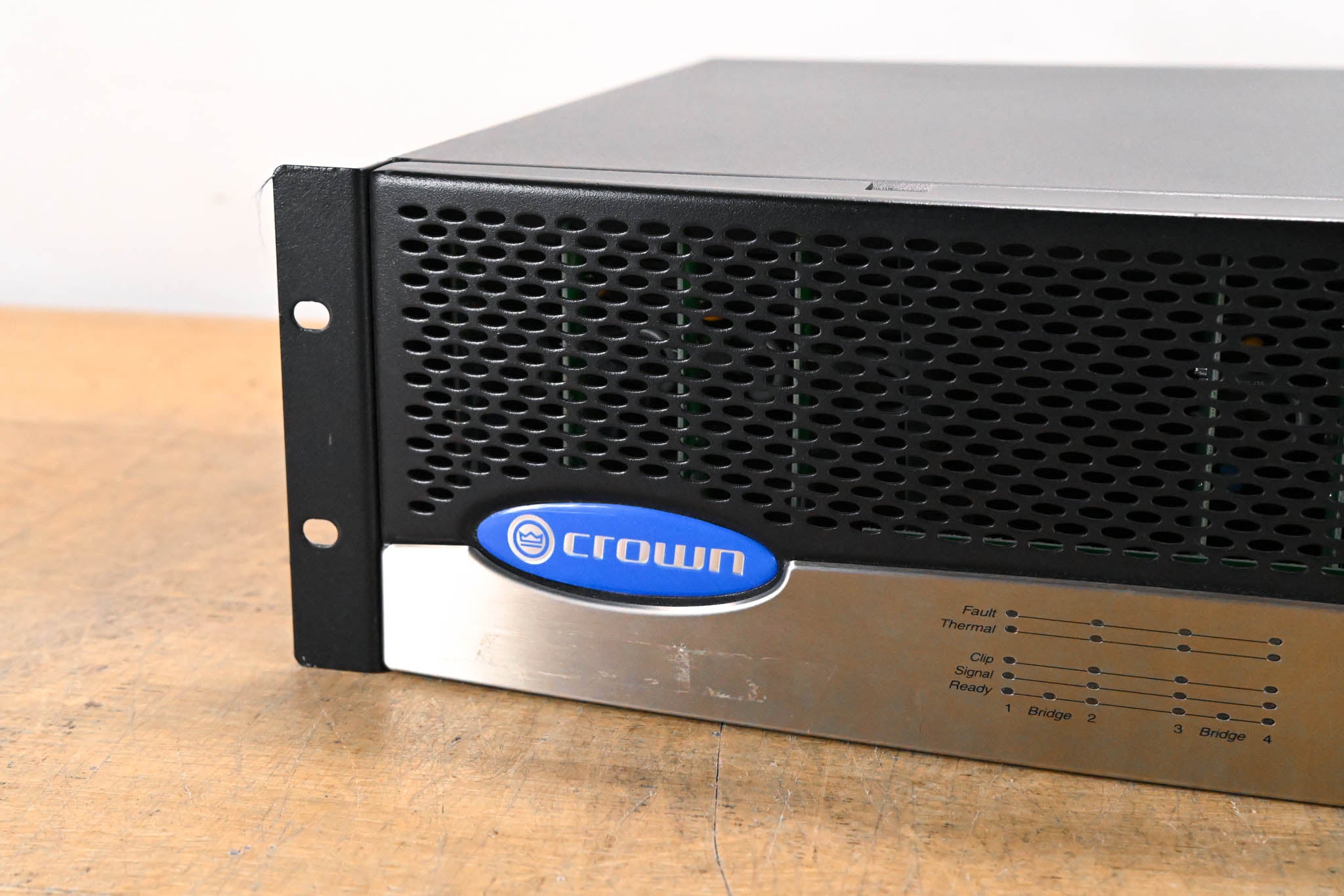 Crown CTs 8200 200W 8-Channel Power Amplifier