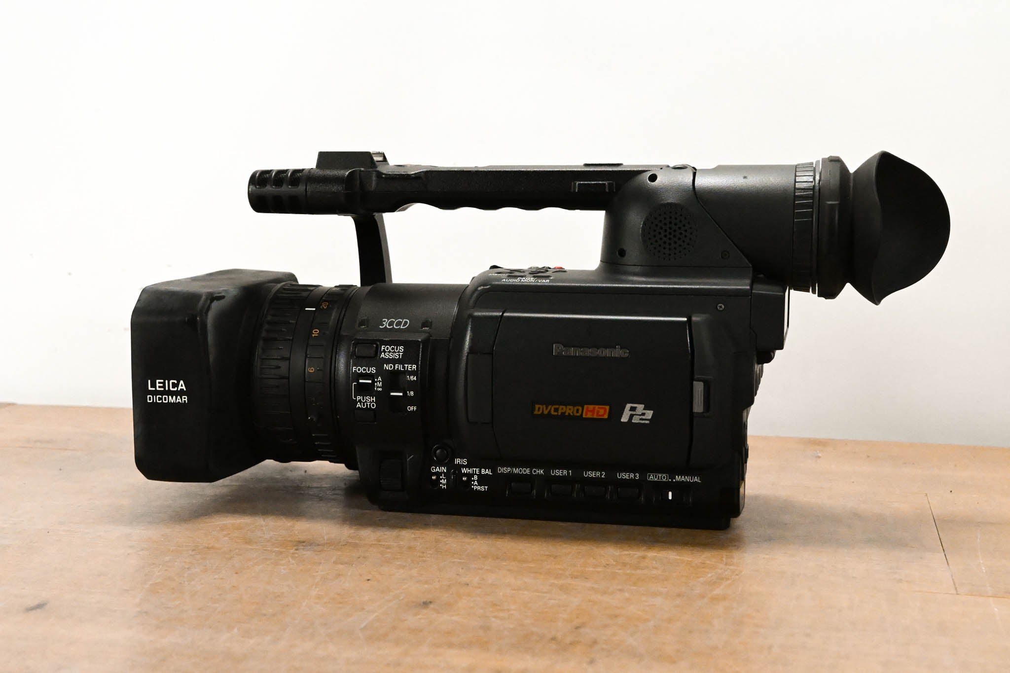 Panasonic AG-HVX200P 3-CCD P2/DVCPRO HD Format Camcorder
